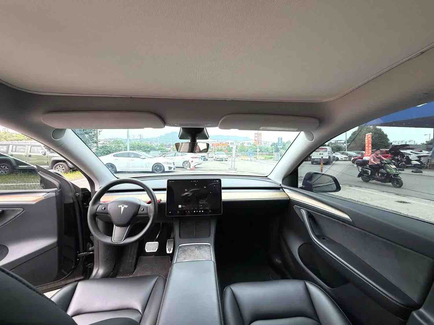 Tesla Model Y 2022 #8 Tesla Model Y 2022 car image #8