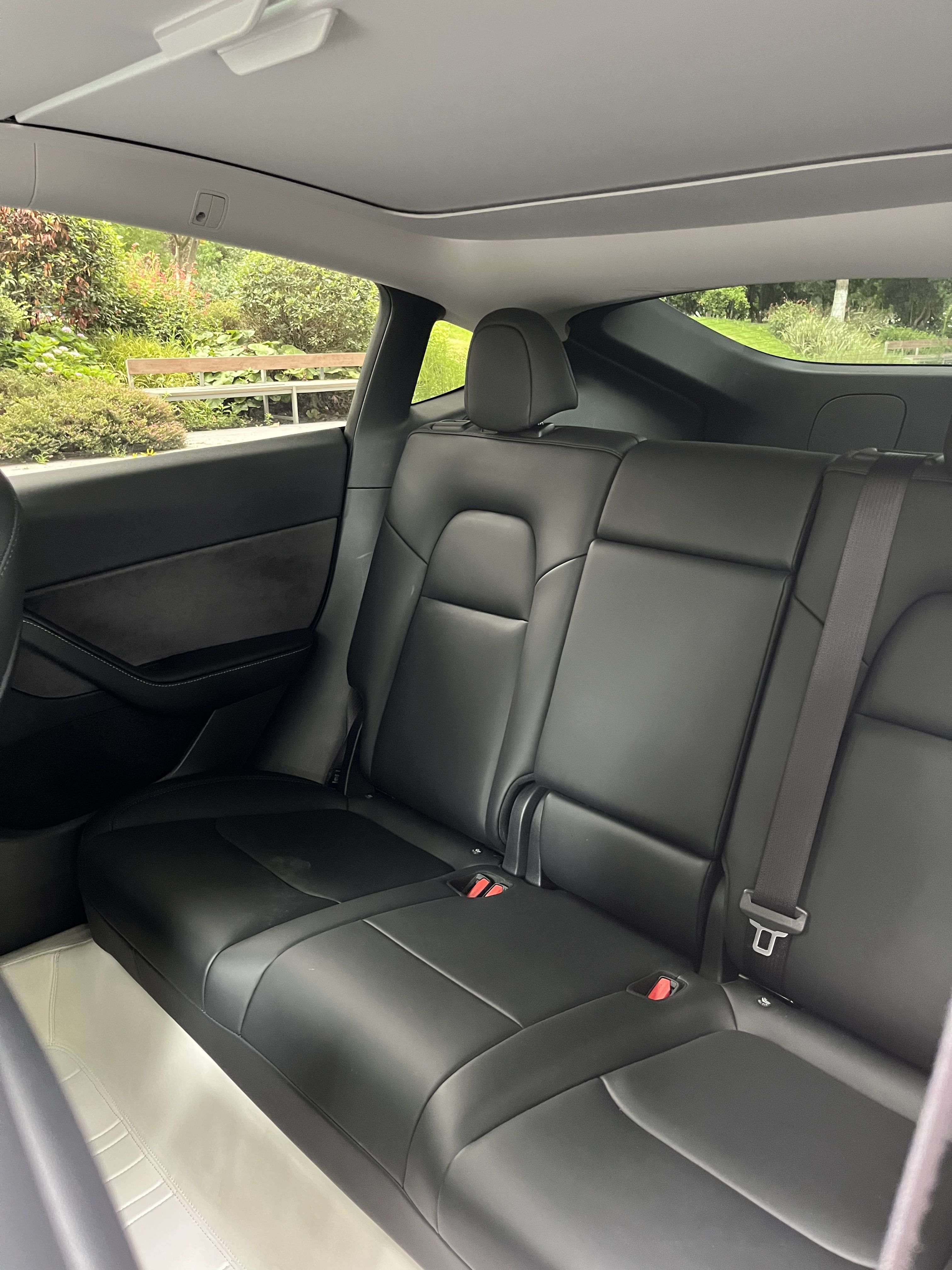 Tesla Model Y 2024 car image #12