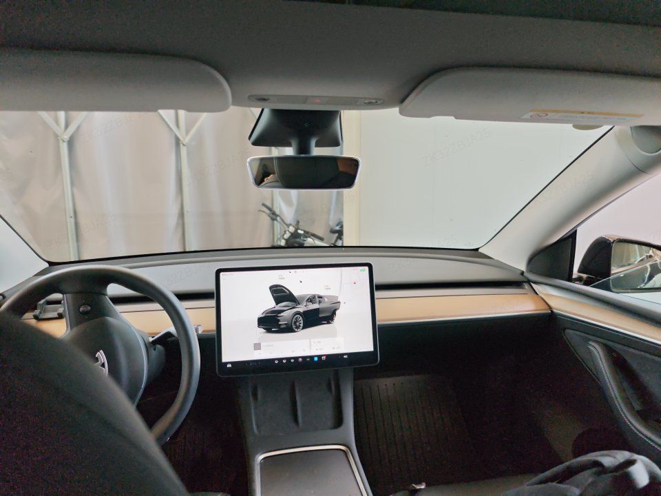 Tesla Model Y 2023 #5 Tesla Model Y 2023 car image #5