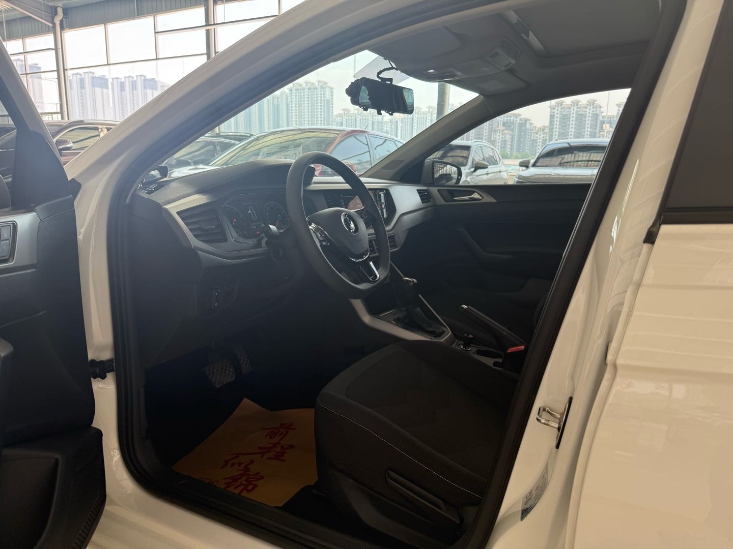 Volkswagen Polo 2021 car image #8