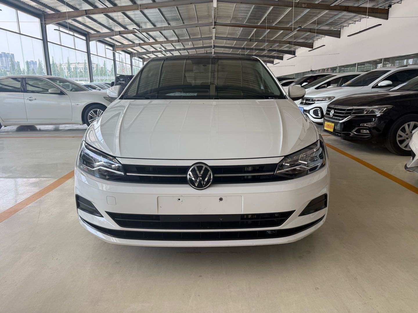 Volkswagen Polo 2021 car image #3
