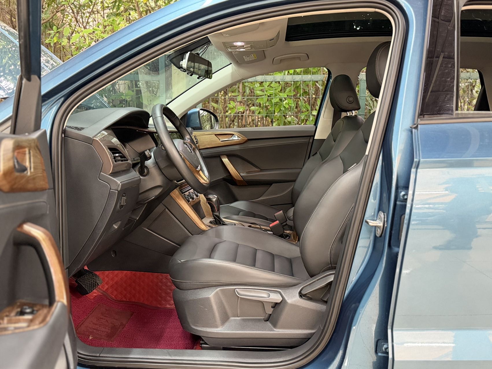 Volkswagen Tharu 2018 car image #9