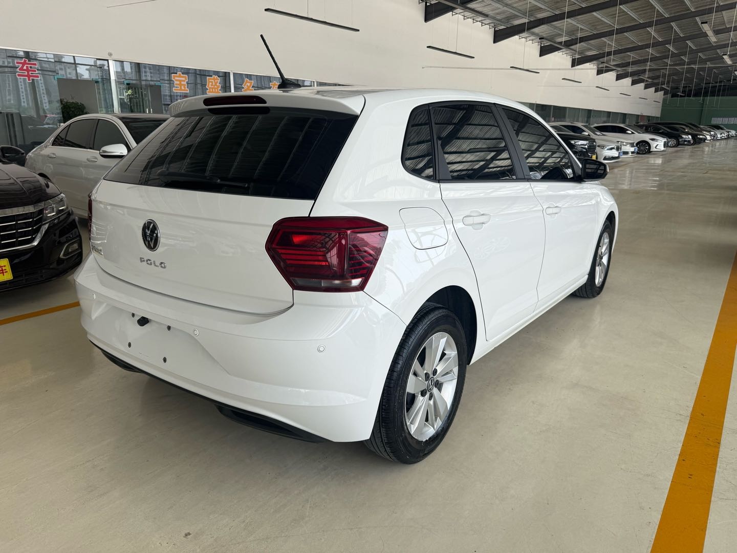 Volkswagen Polo 2021 car image #5