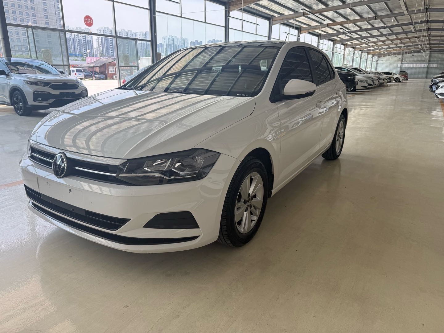 Volkswagen Polo 2021 car image 