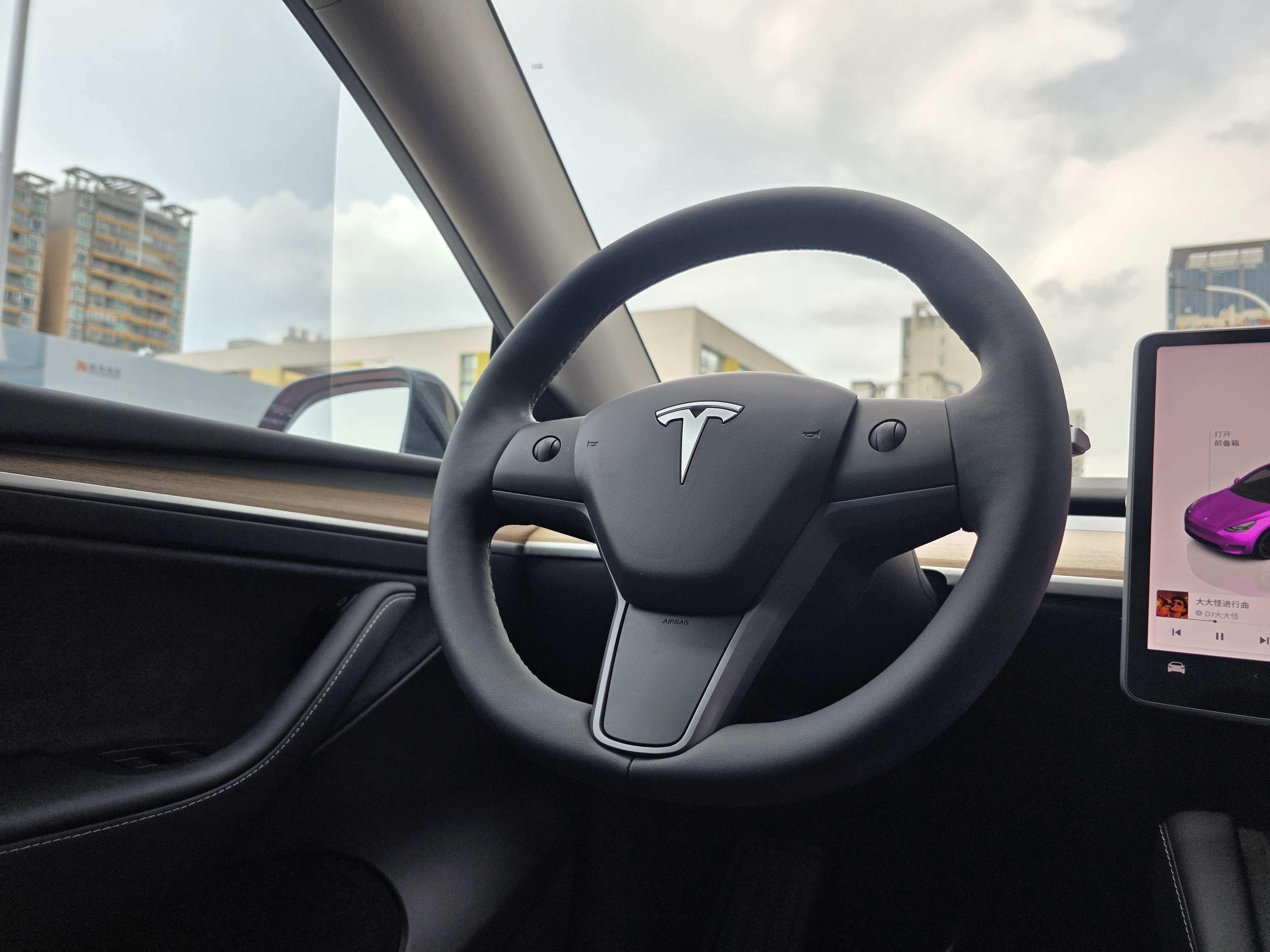 Tesla Model Y 2022 #10 Tesla Model Y 2022 car image #10