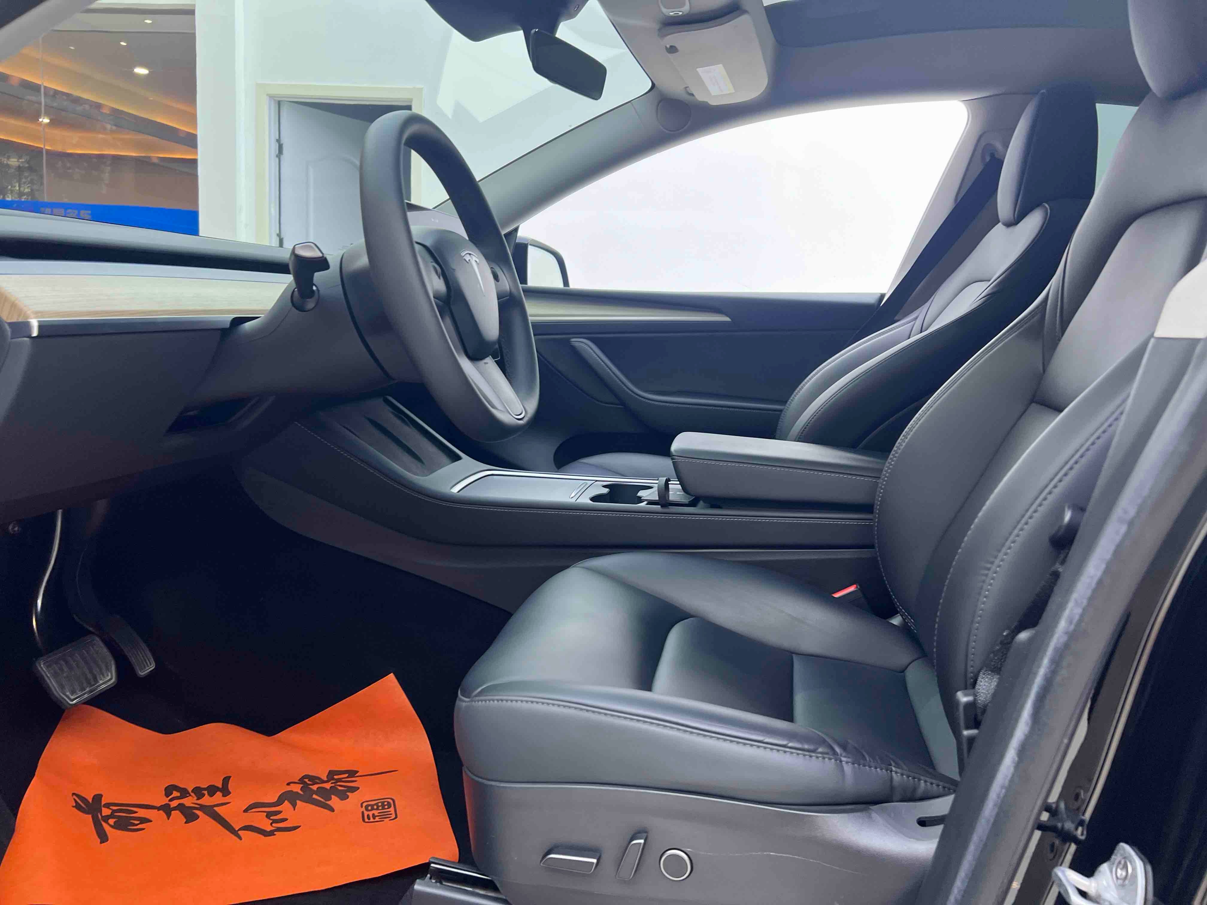 Tesla Model Y 2022 car image #4