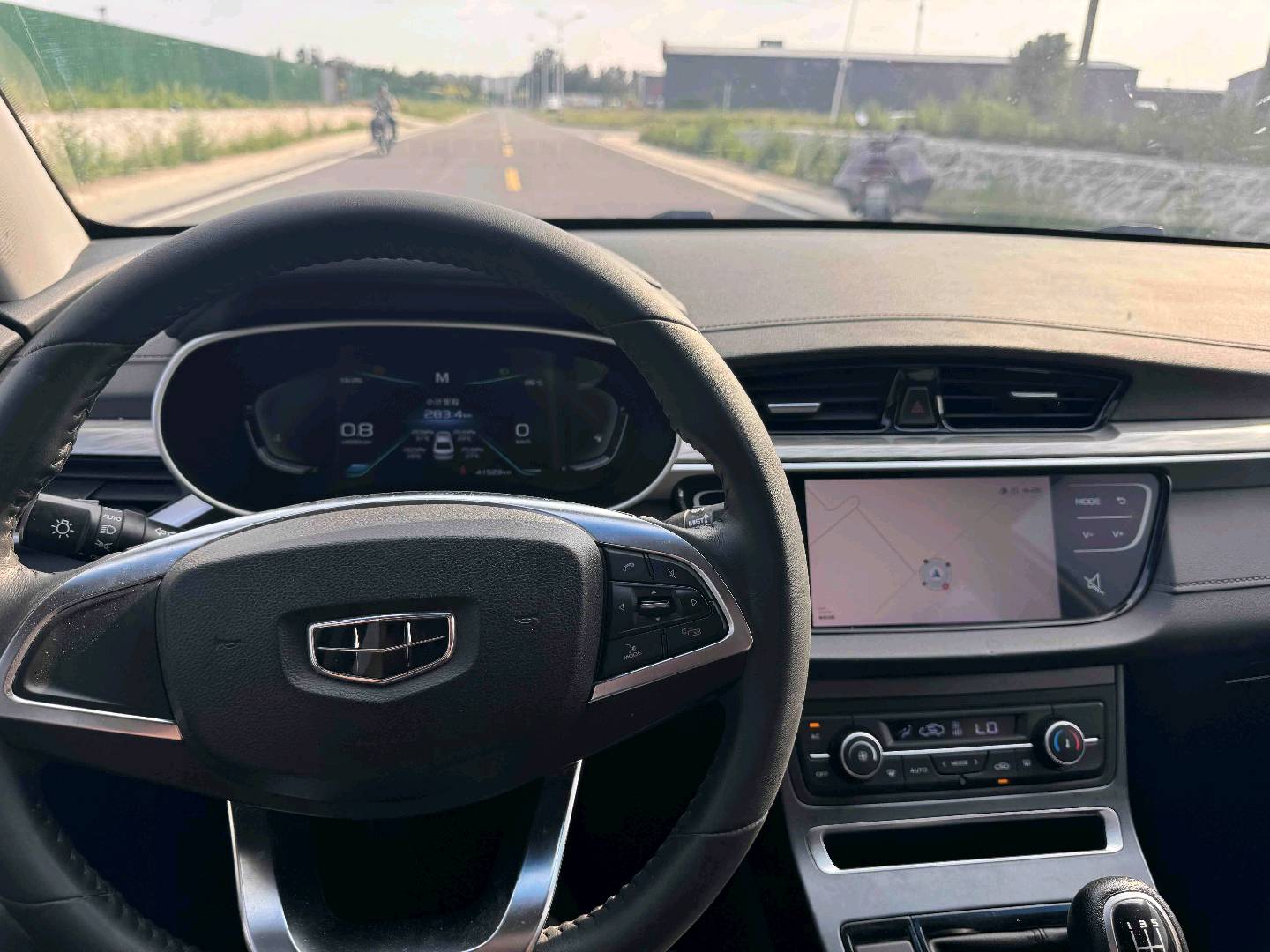 GEELY Emgrand 2019 car image #7