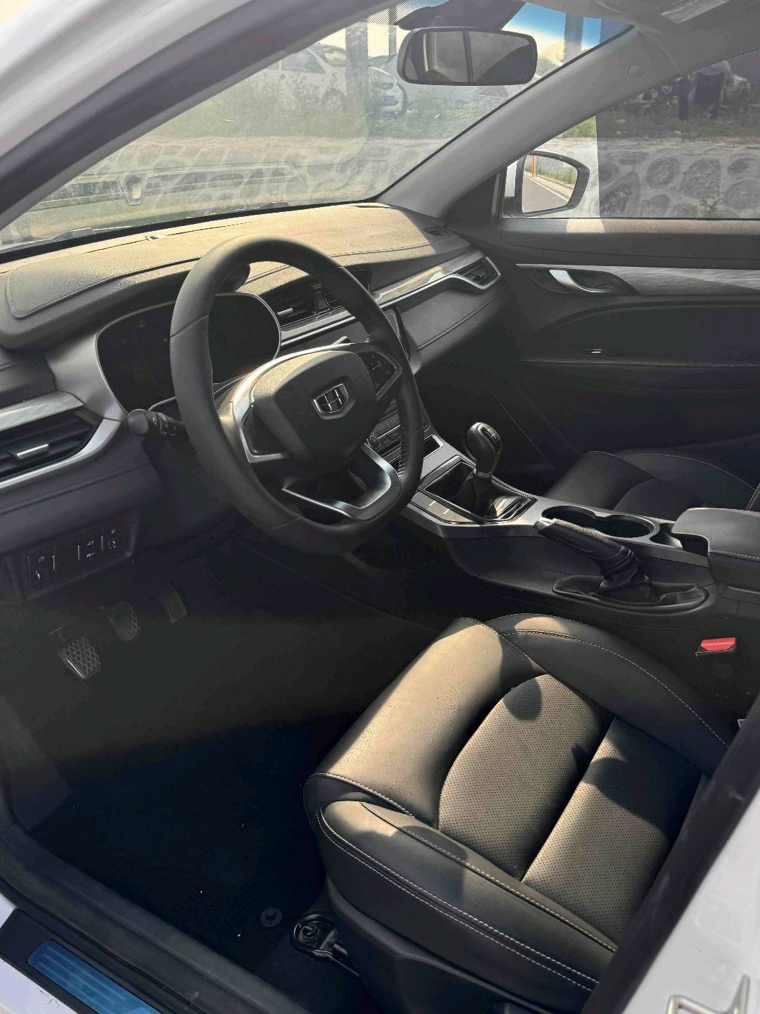 GEELY Emgrand 2019 car image #5