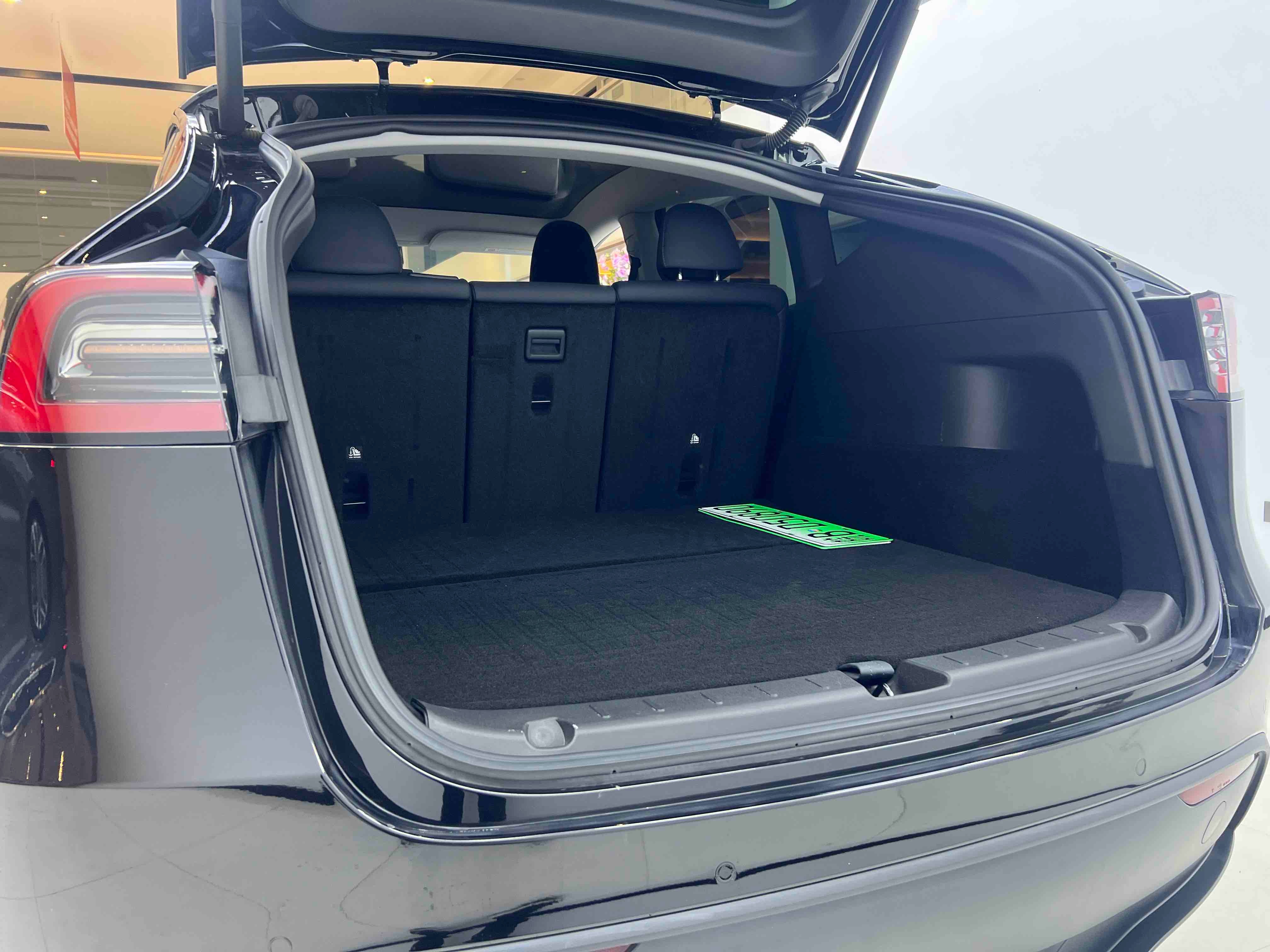 Tesla Model Y 2022 car image #6