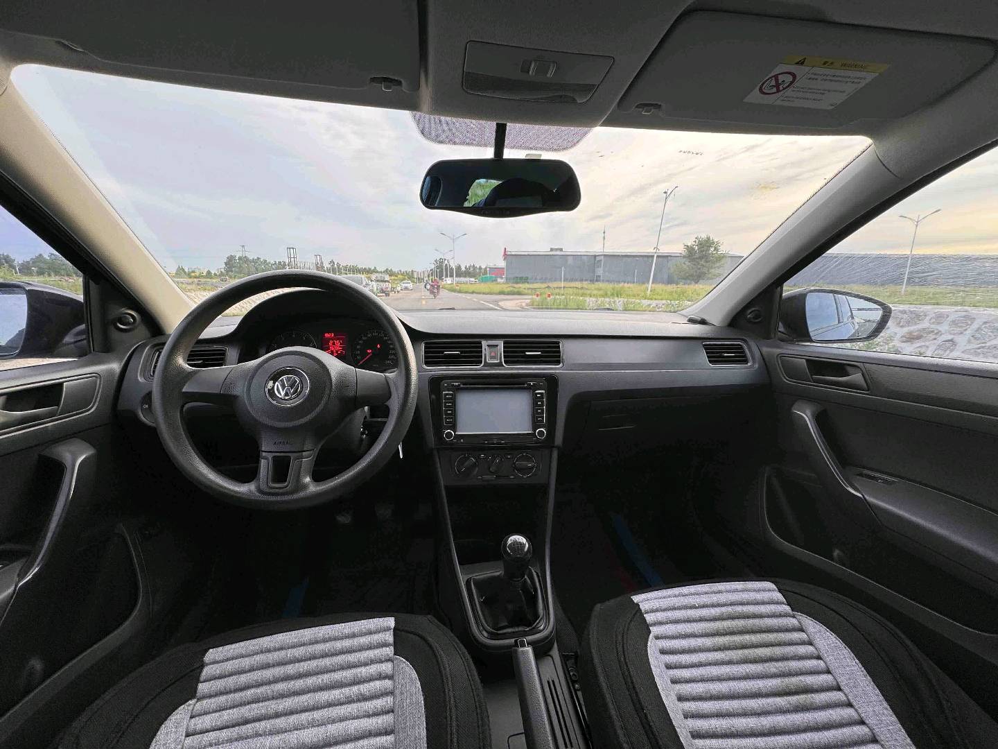 Volkswagen Santana 2015 car image #5