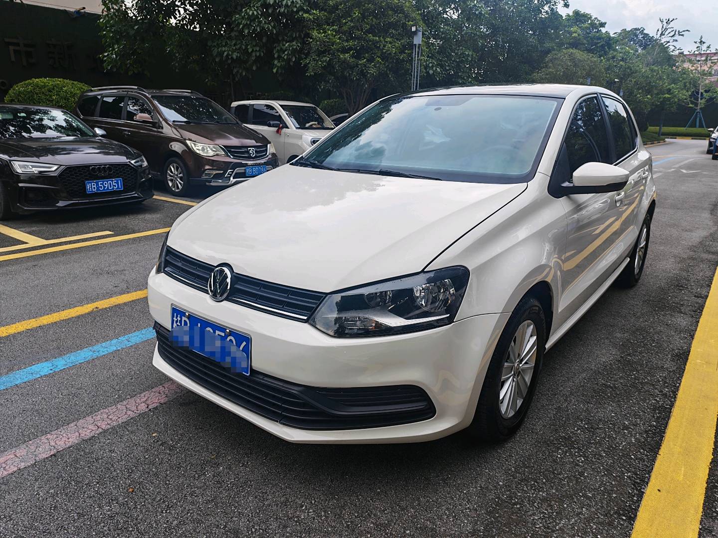 Volkswagen Polo 2017 car image #2