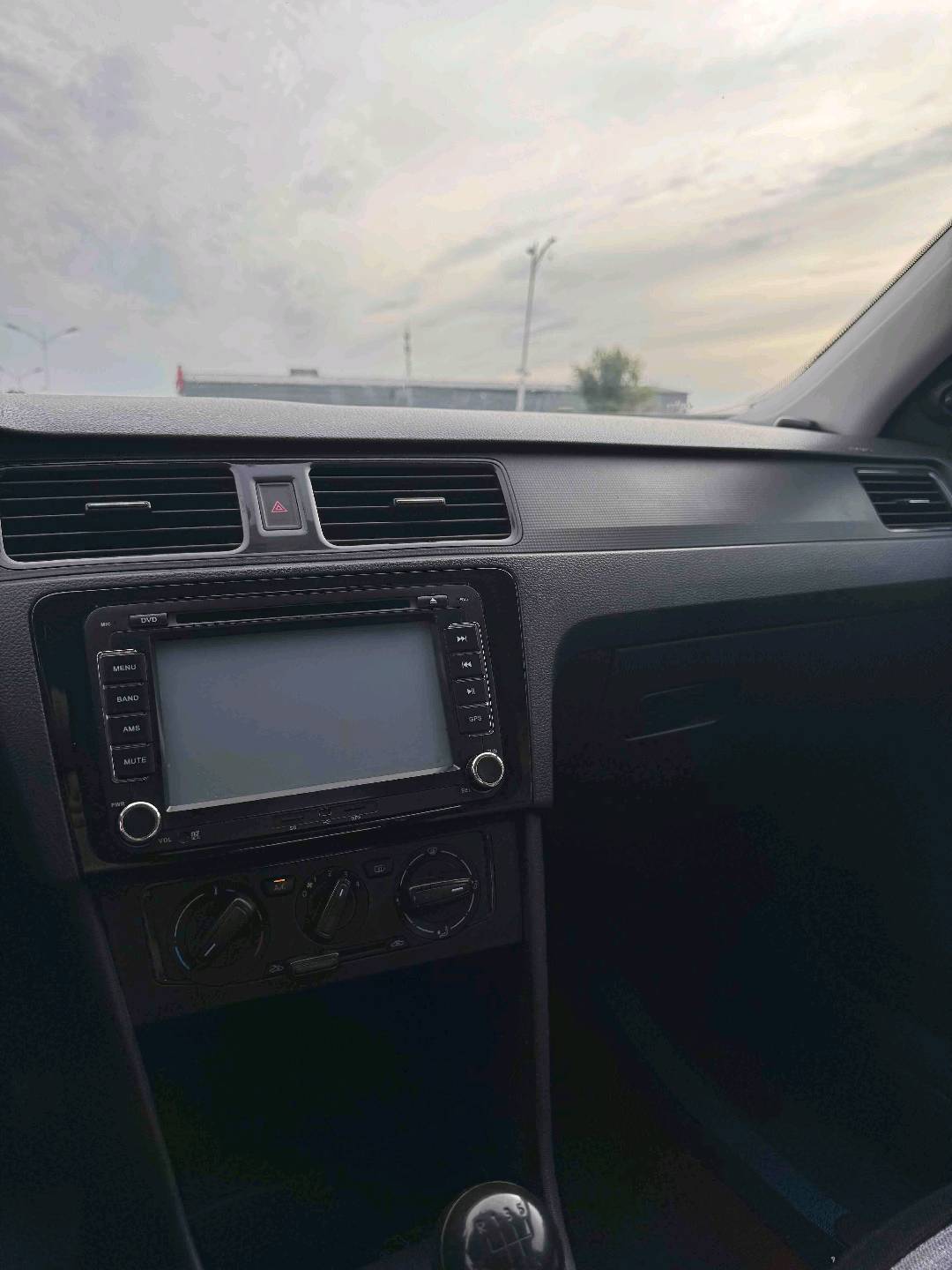 Volkswagen Santana 2015 car image #7