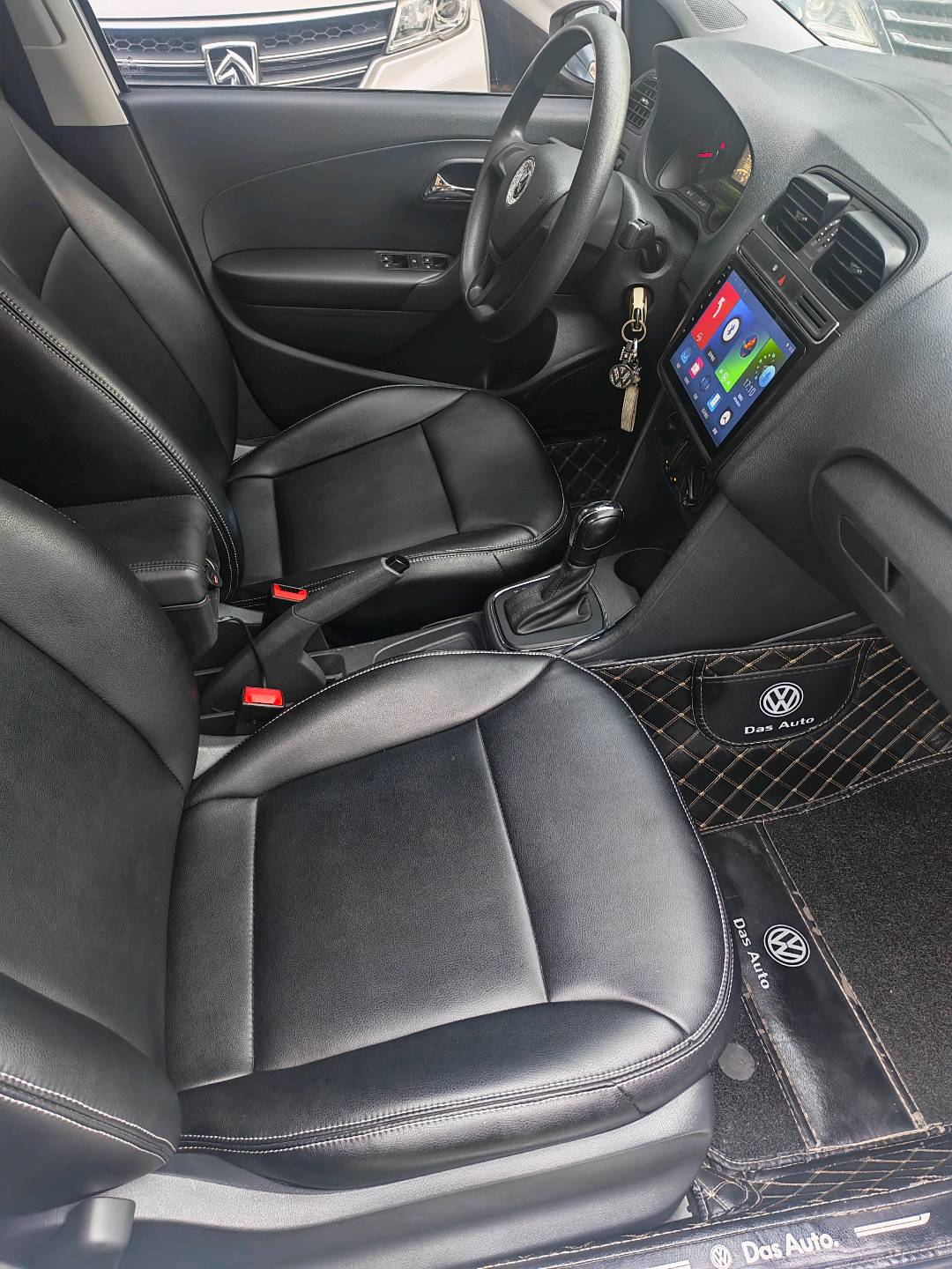 Volkswagen Polo 2017 car image #11