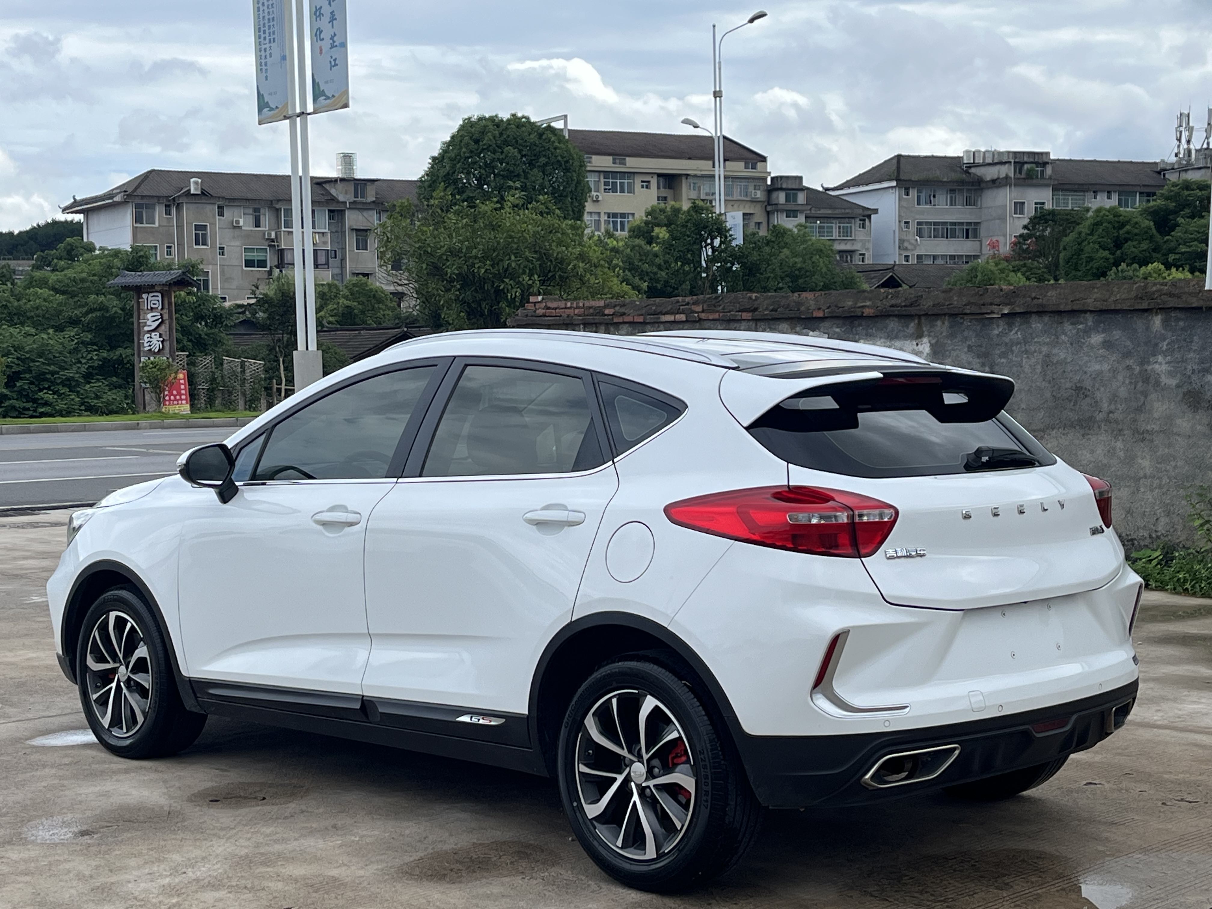 GEELY Emgrand GS 2019 car image #10