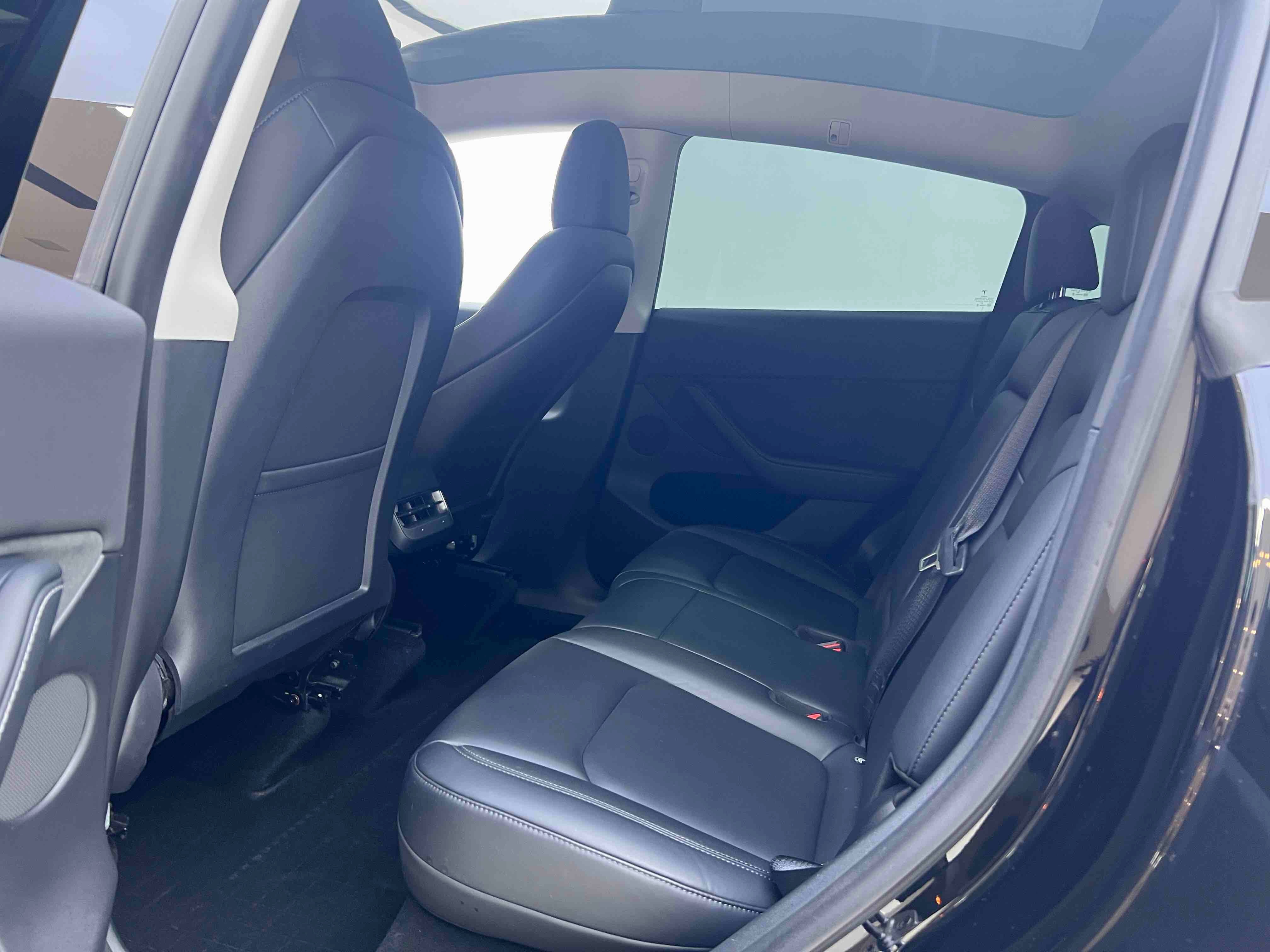 Tesla Model Y 2022 car image #8