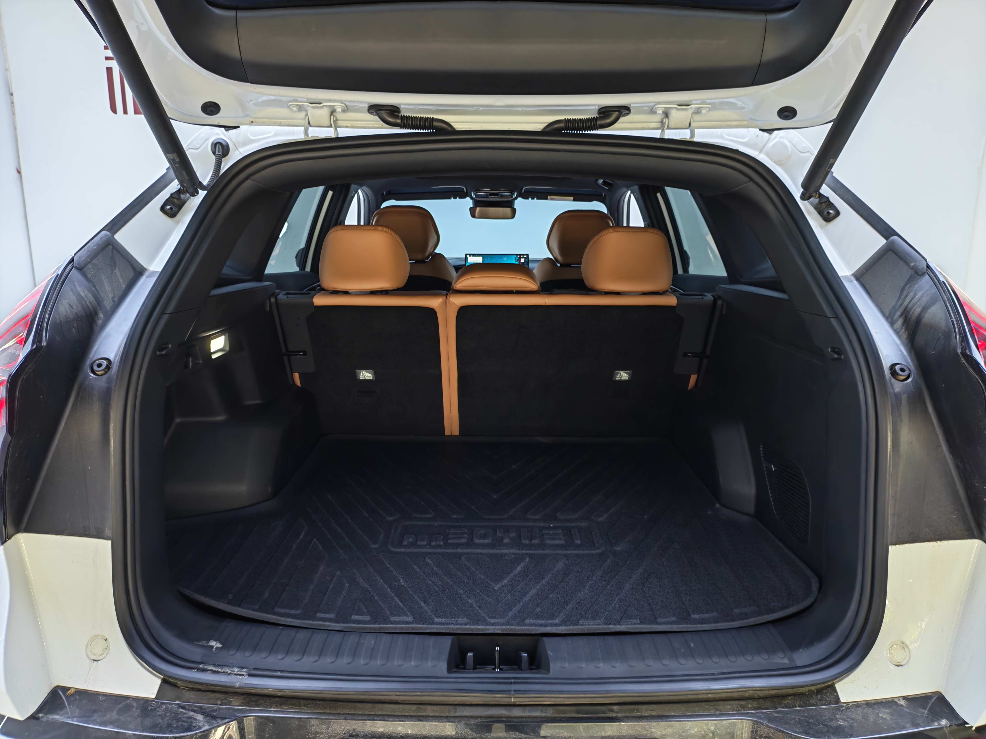 GEELY Boyue L 2025 car image #9