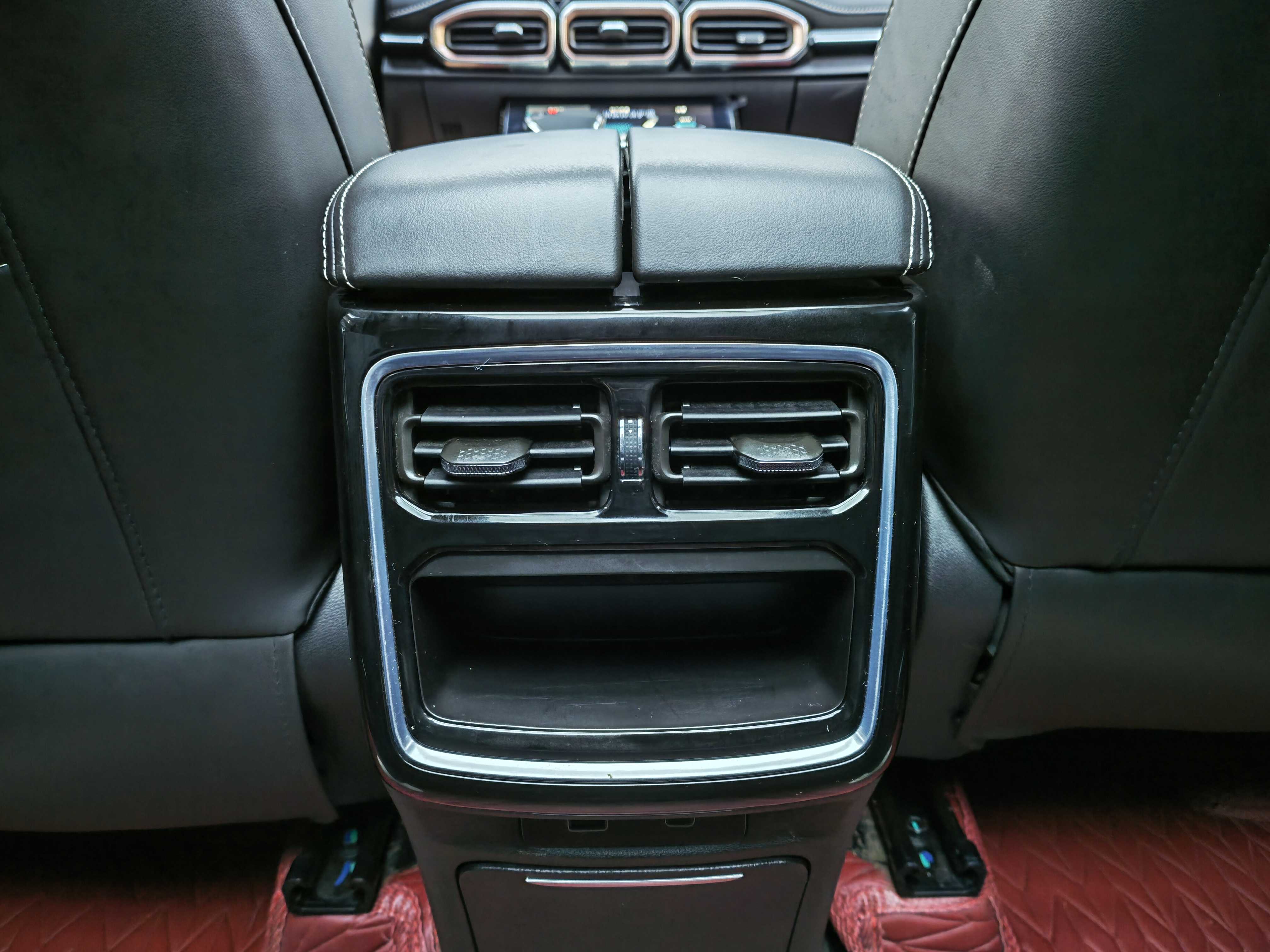Jetour X70 PLUS 2020 car image #7