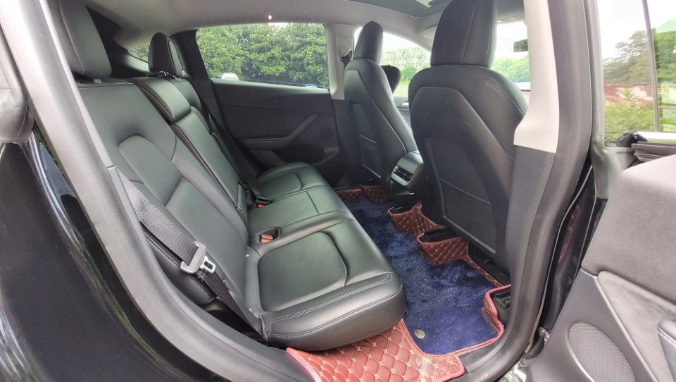 Tesla Model Y 2021 car image #16
