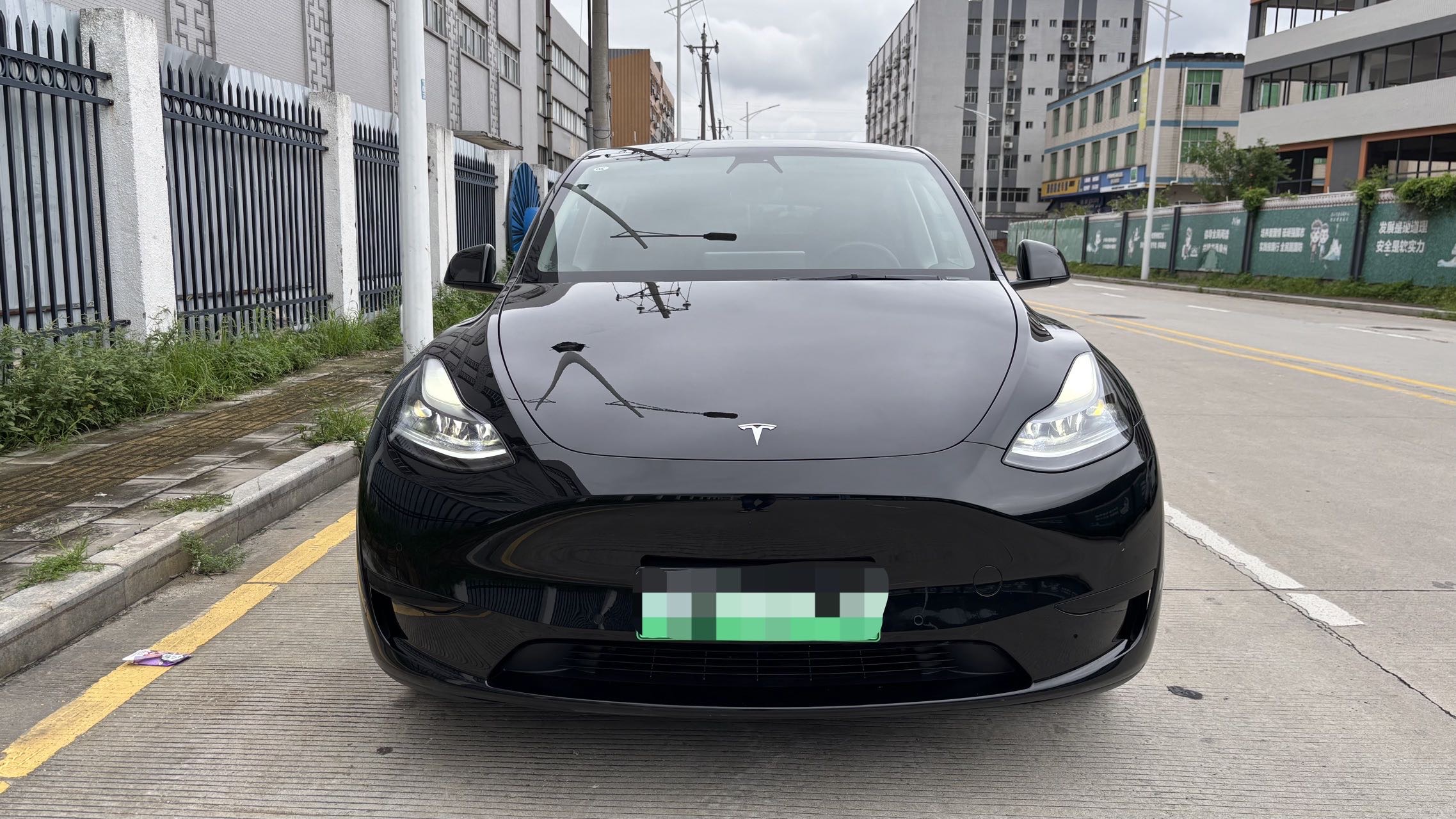 Tesla Model Y 2022 #4 Tesla Model Y 2022 car image #4