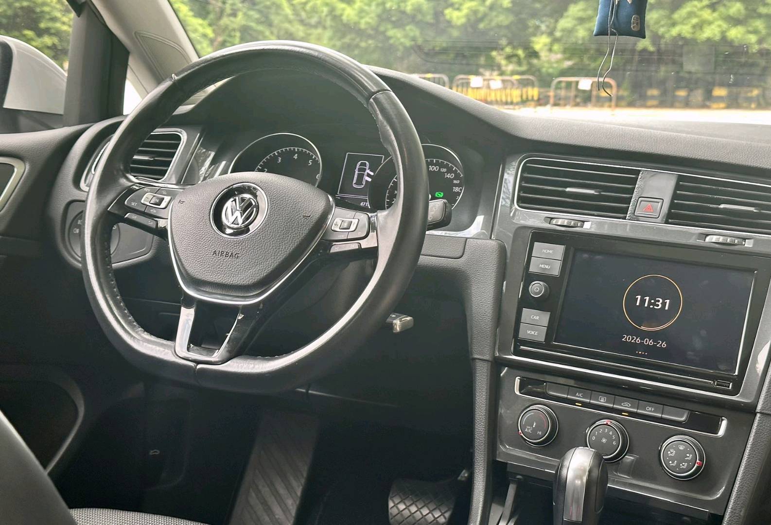 Volkswagen Golf 2019 #10 Volkswagen Golf 2019 car image #10