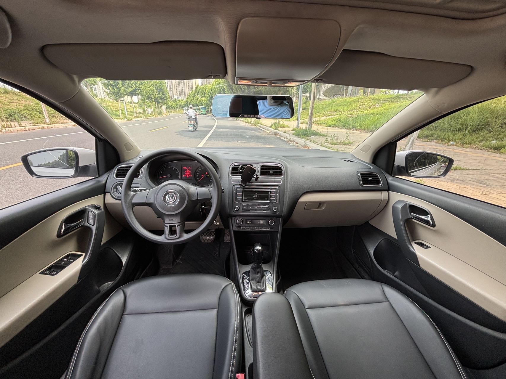 Volkswagen Polo 2012 car image #7