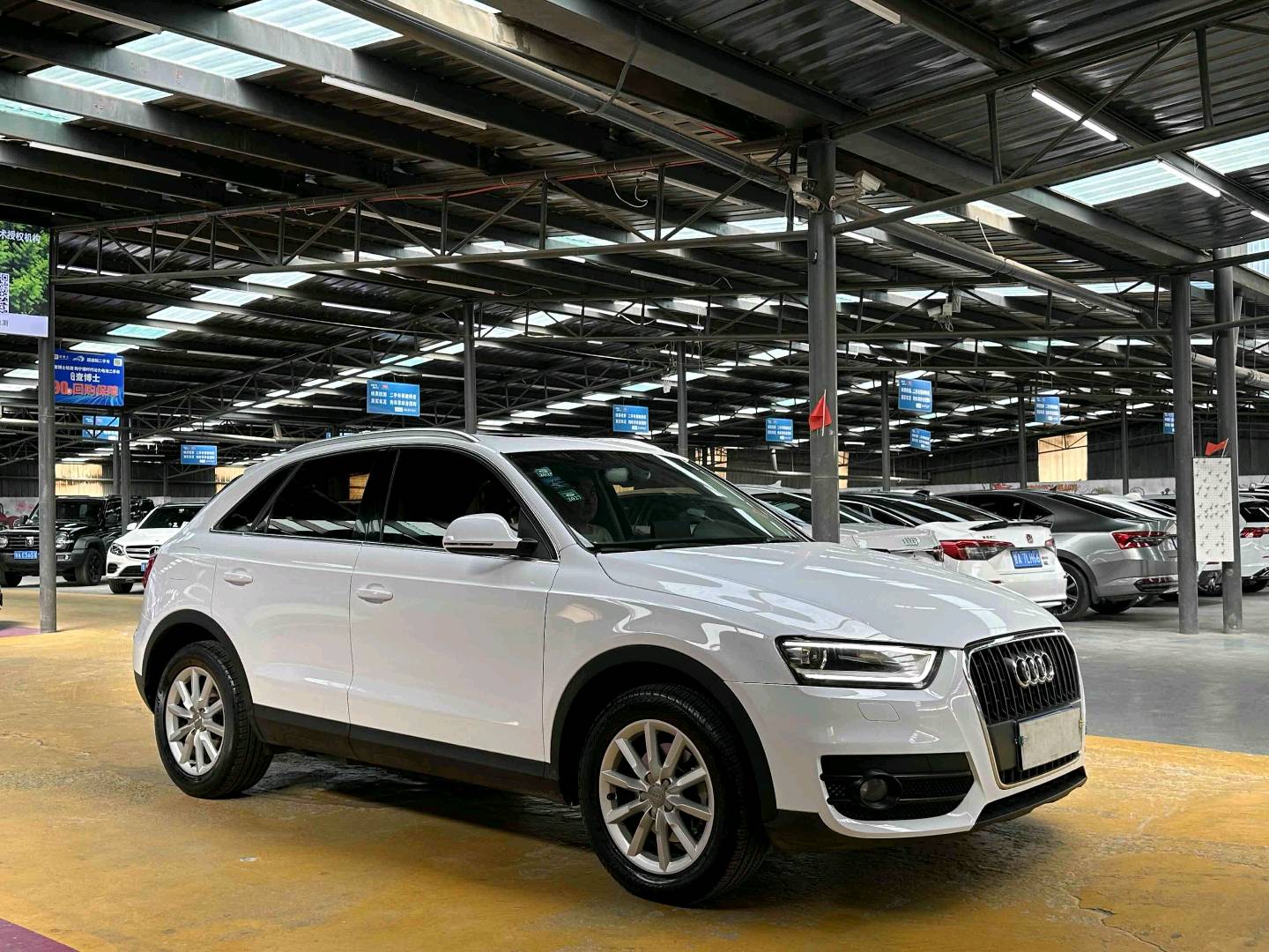 Audi Q3 2014 #5 Audi Q3 2014 car image #5