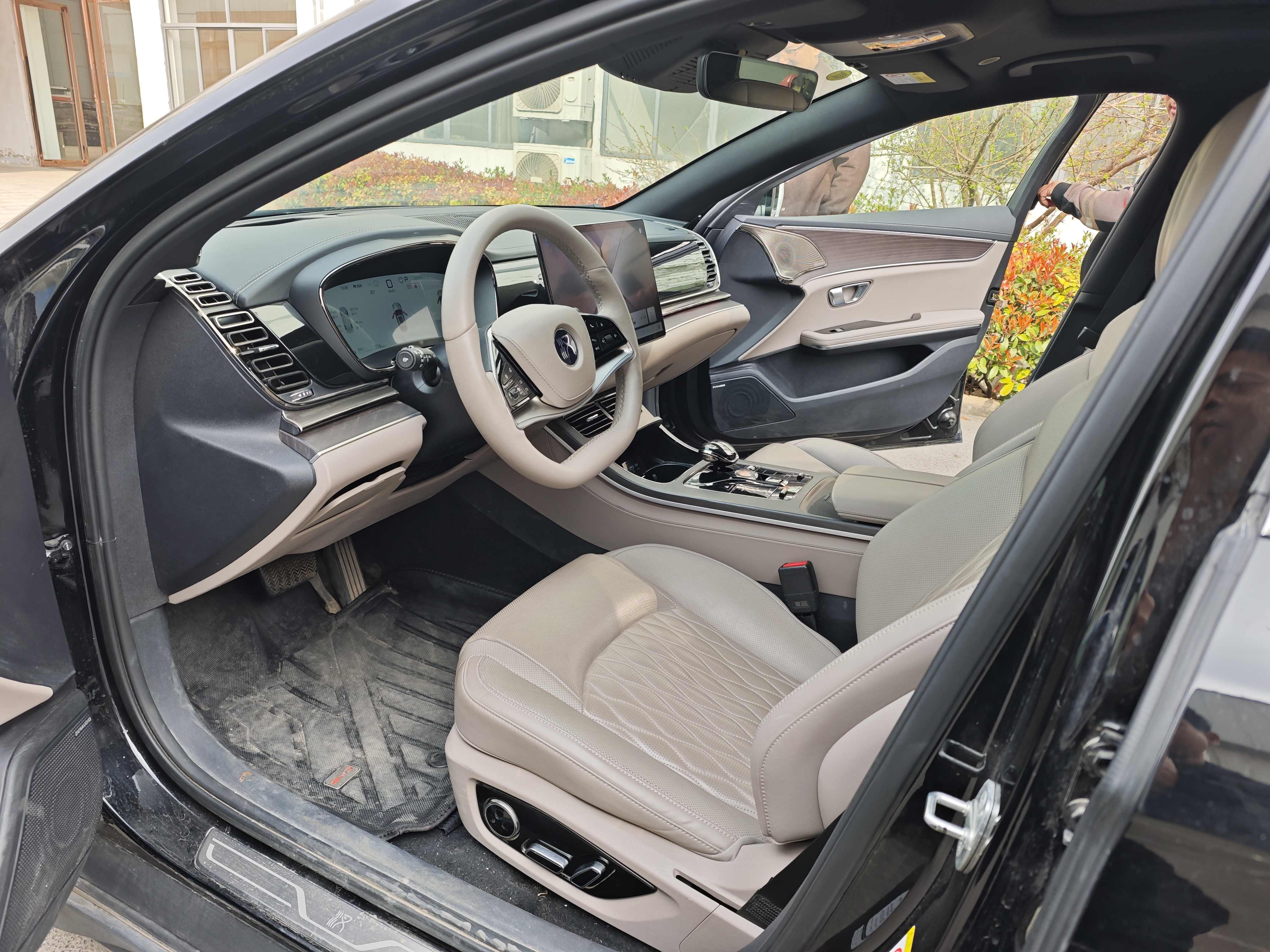 BYD Han 2025 car image #5