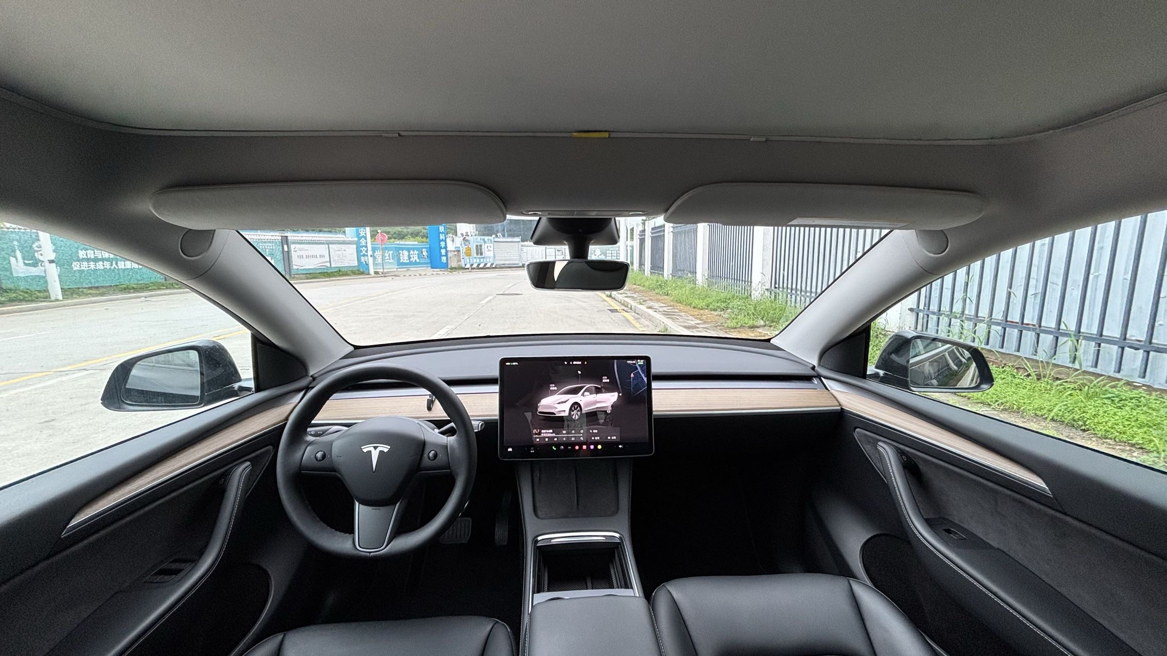 Tesla Model Y 2022 #8 Tesla Model Y 2022 car image #8