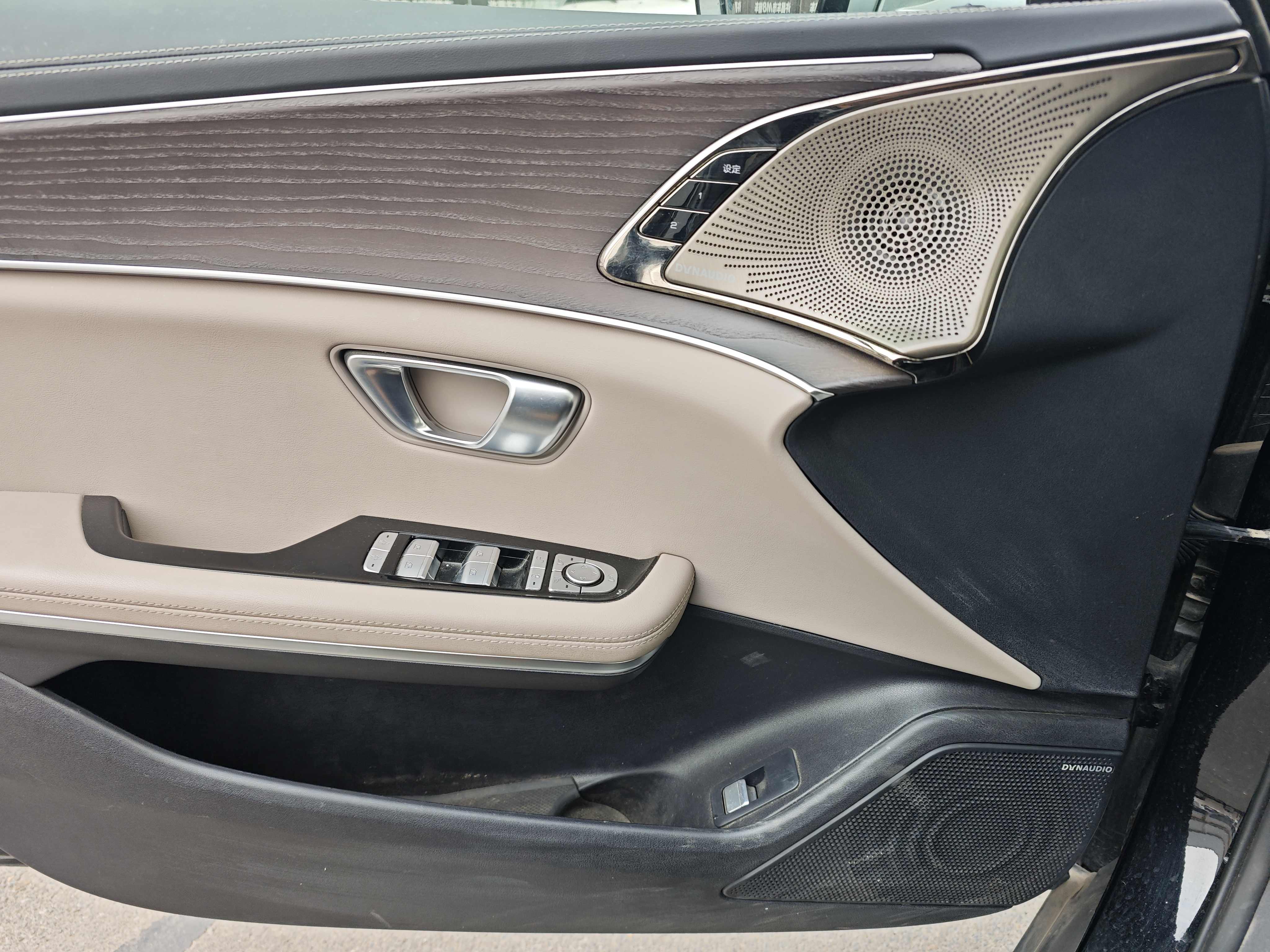 BYD Han 2025 car image #8