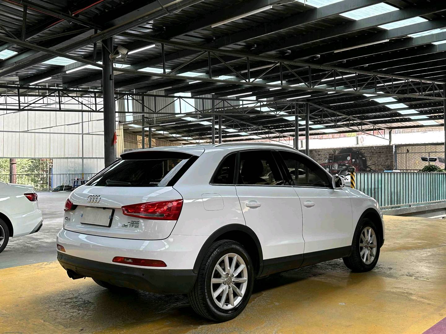 Audi Q3 2014 #12 Audi Q3 2014 car image #12
