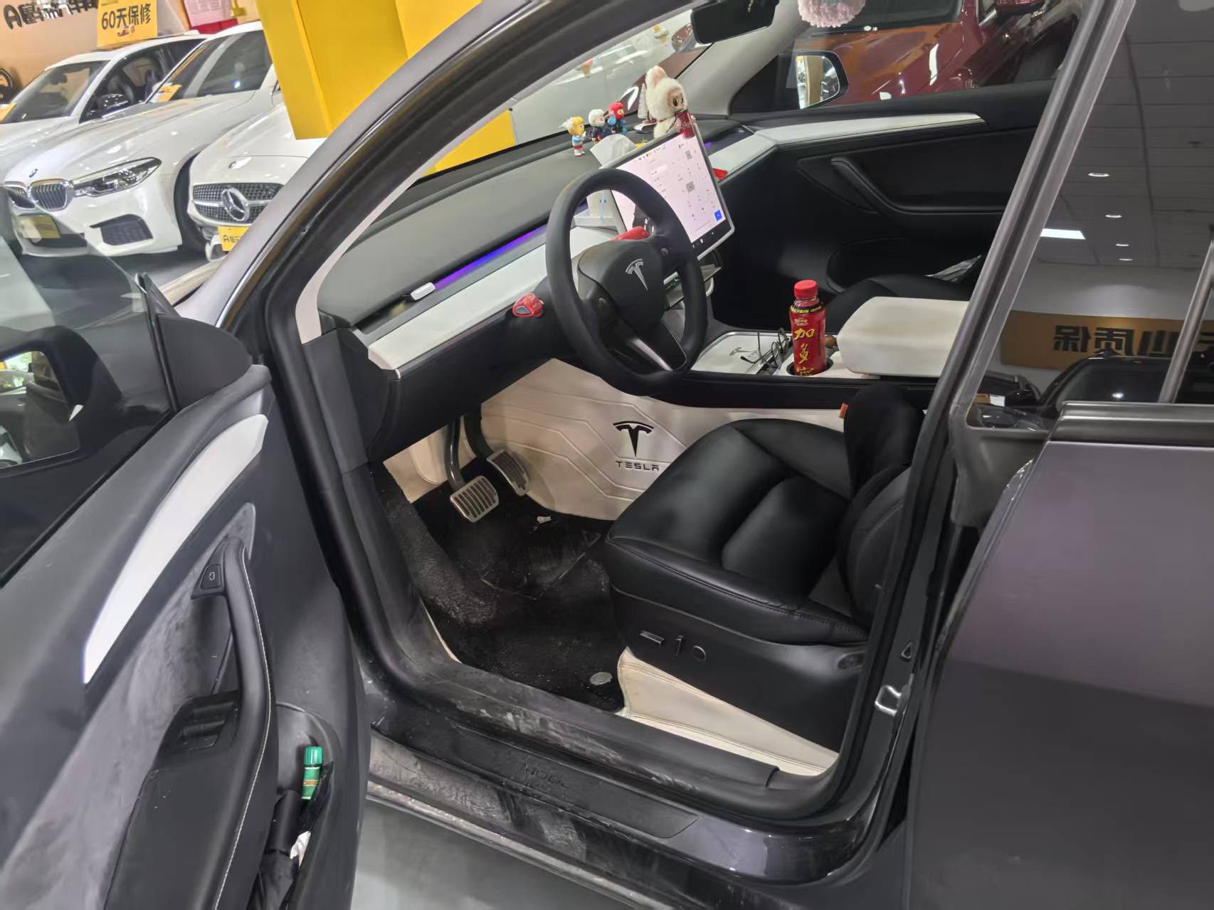 Tesla Model Y 2024 #4 Tesla Model Y 2024 car image #4