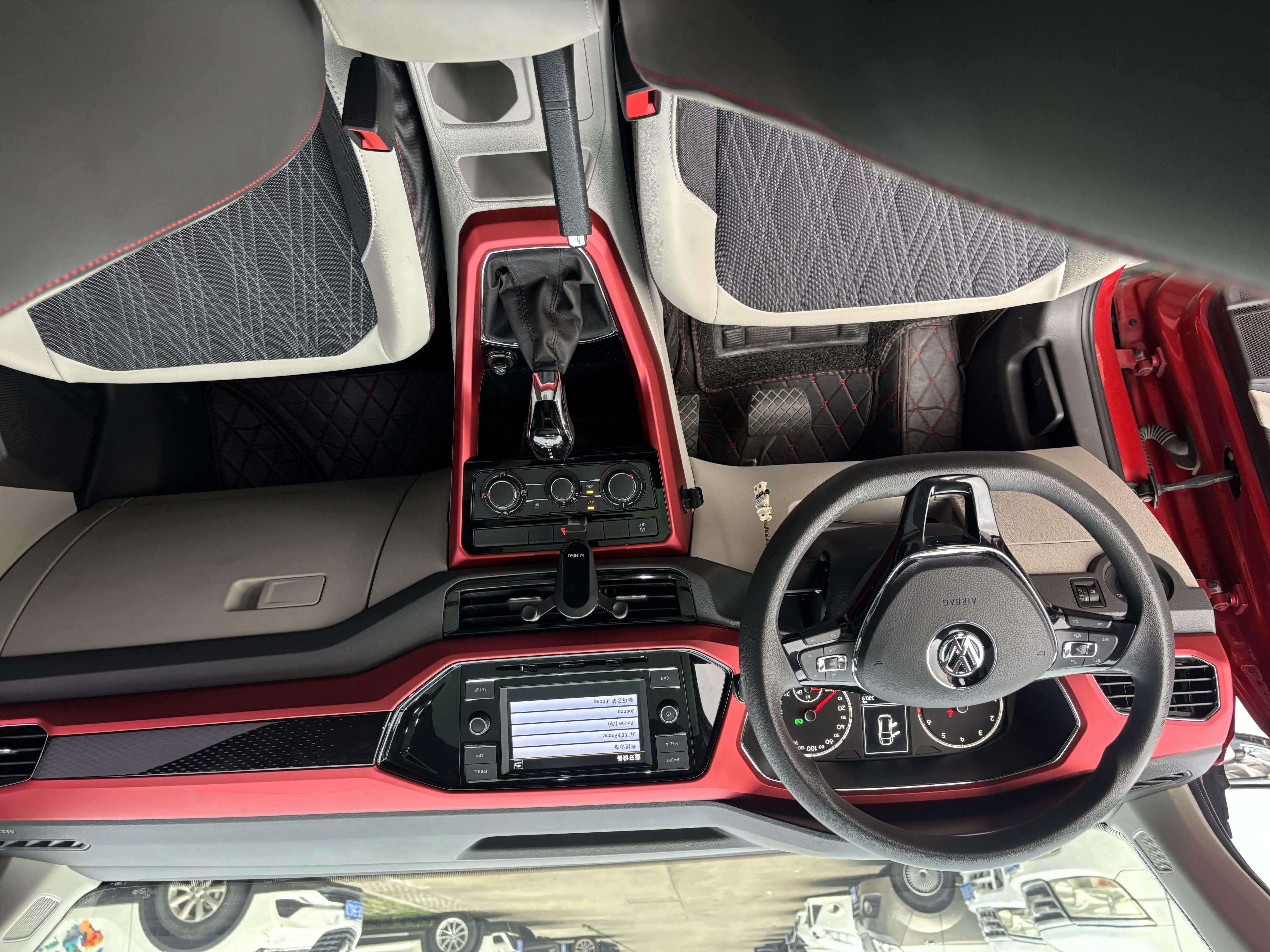 Volkswagen T-Cross 2020 car image #9