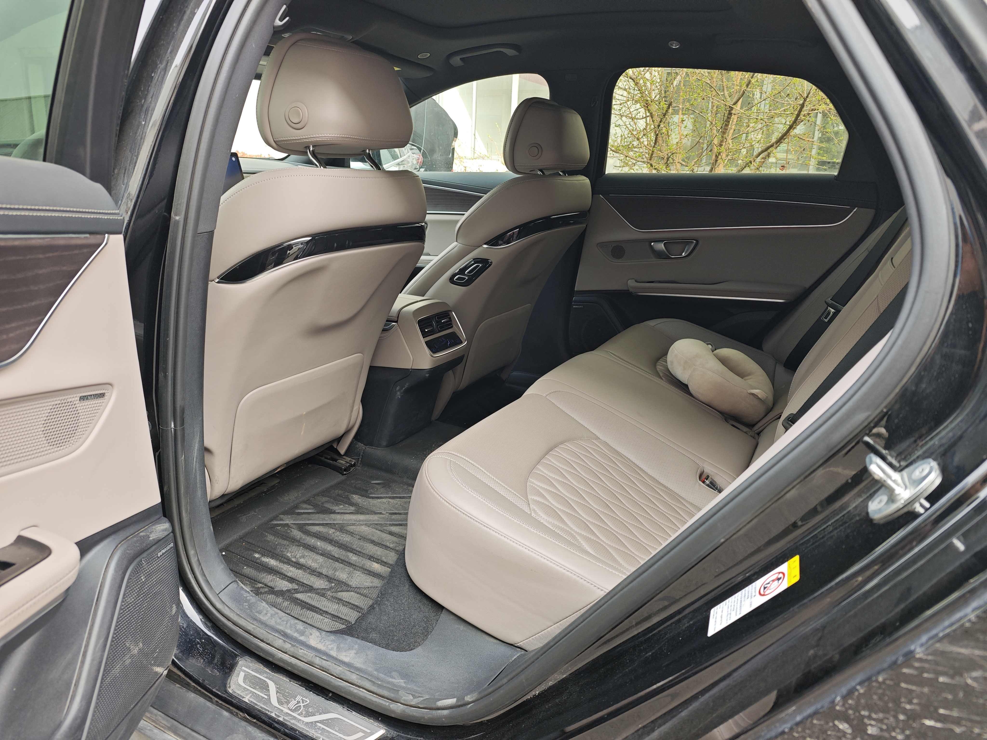 BYD Han 2025 car image #6