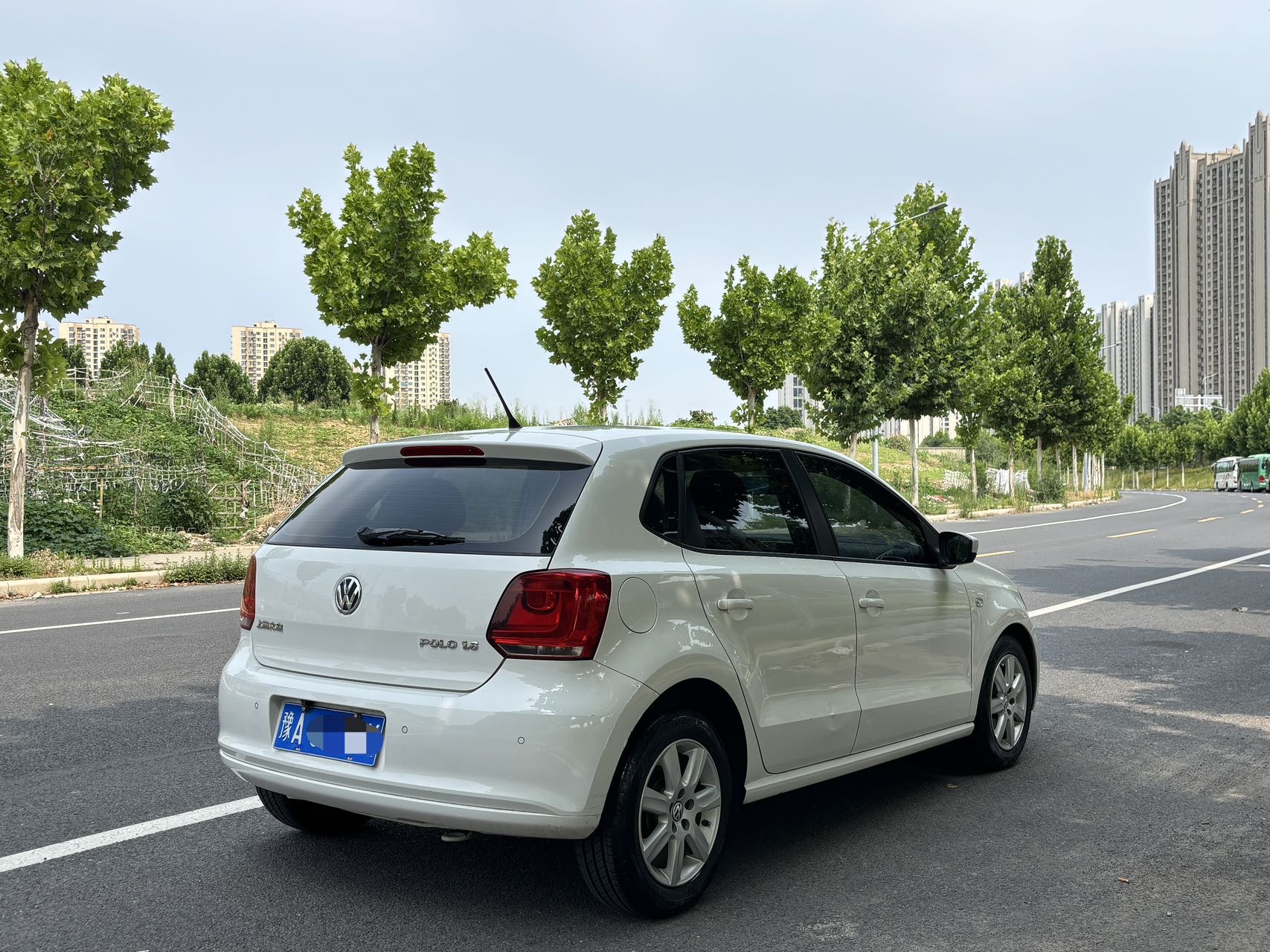 Volkswagen Polo 2012 car image #9