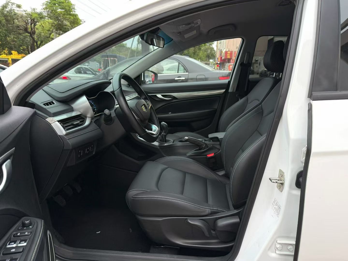 GEELY Emgrand 2019 car image #8