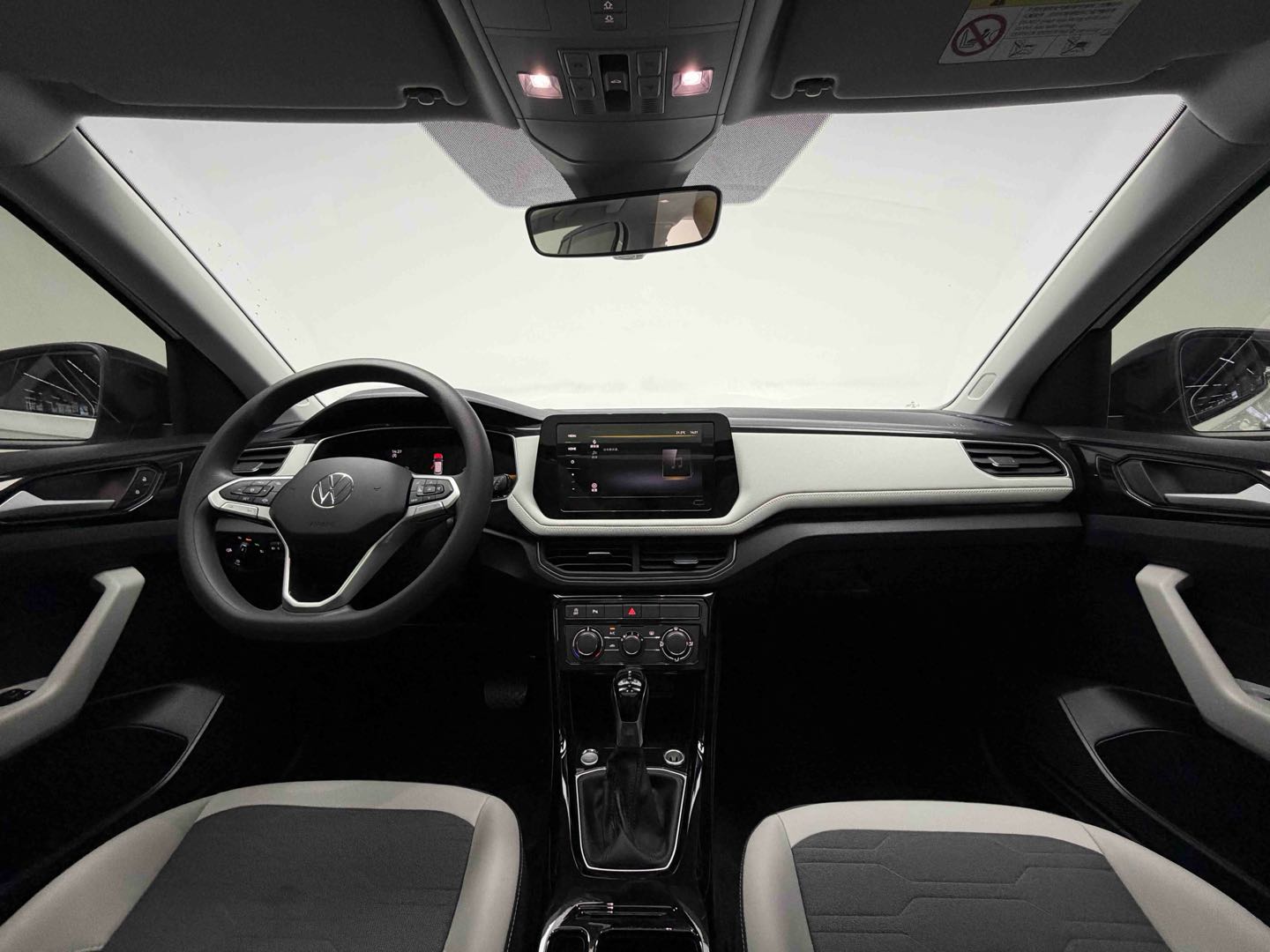 Volkswagen Tharu 2025 car image #8
