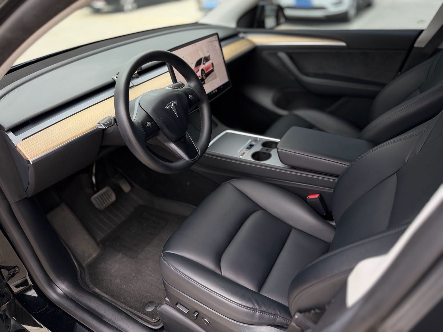 Tesla Model Y 2023 #9 Tesla Model Y 2023 car image #9