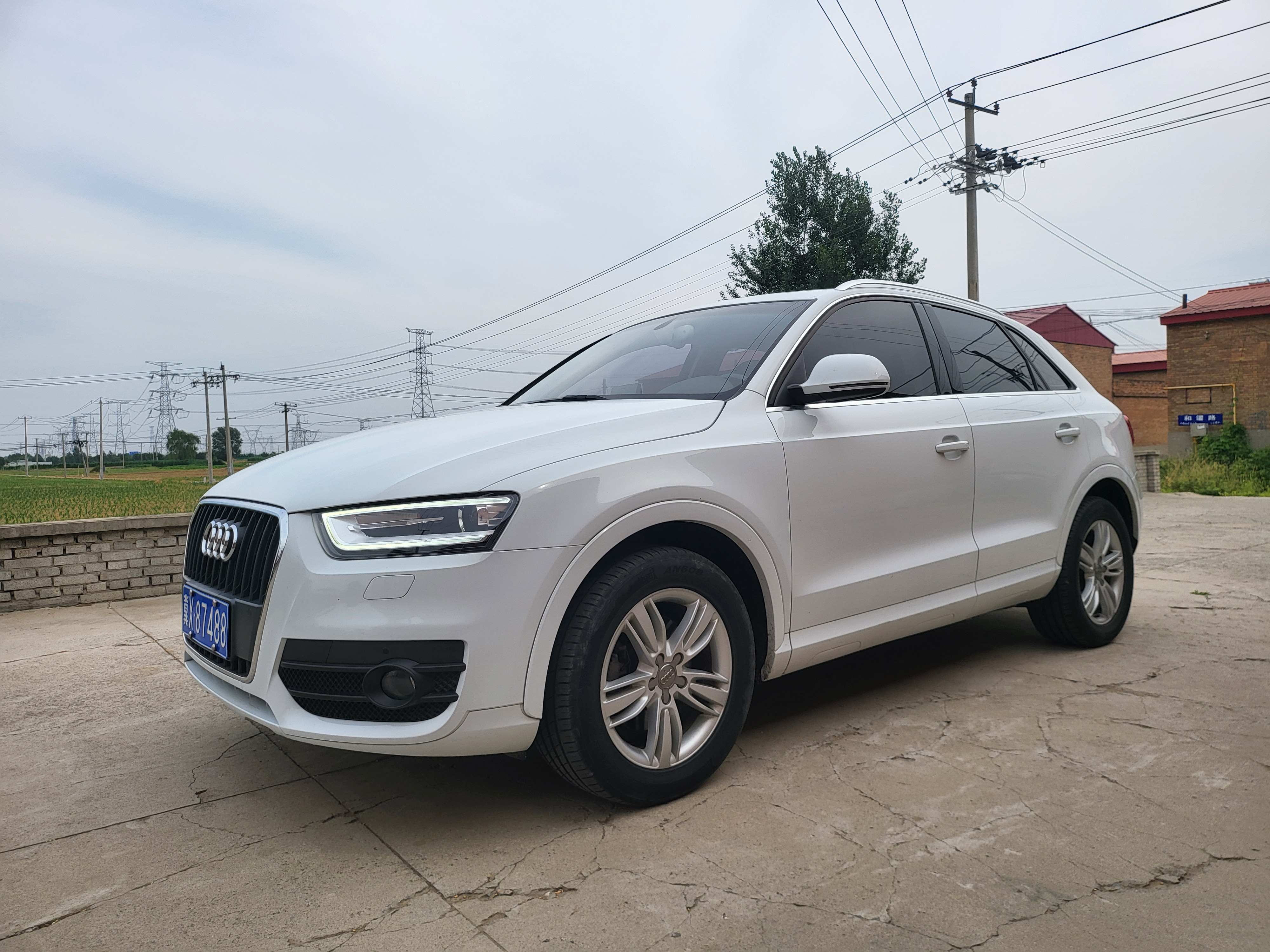 Audi Q3 2015 Audi Q3 2015 car image