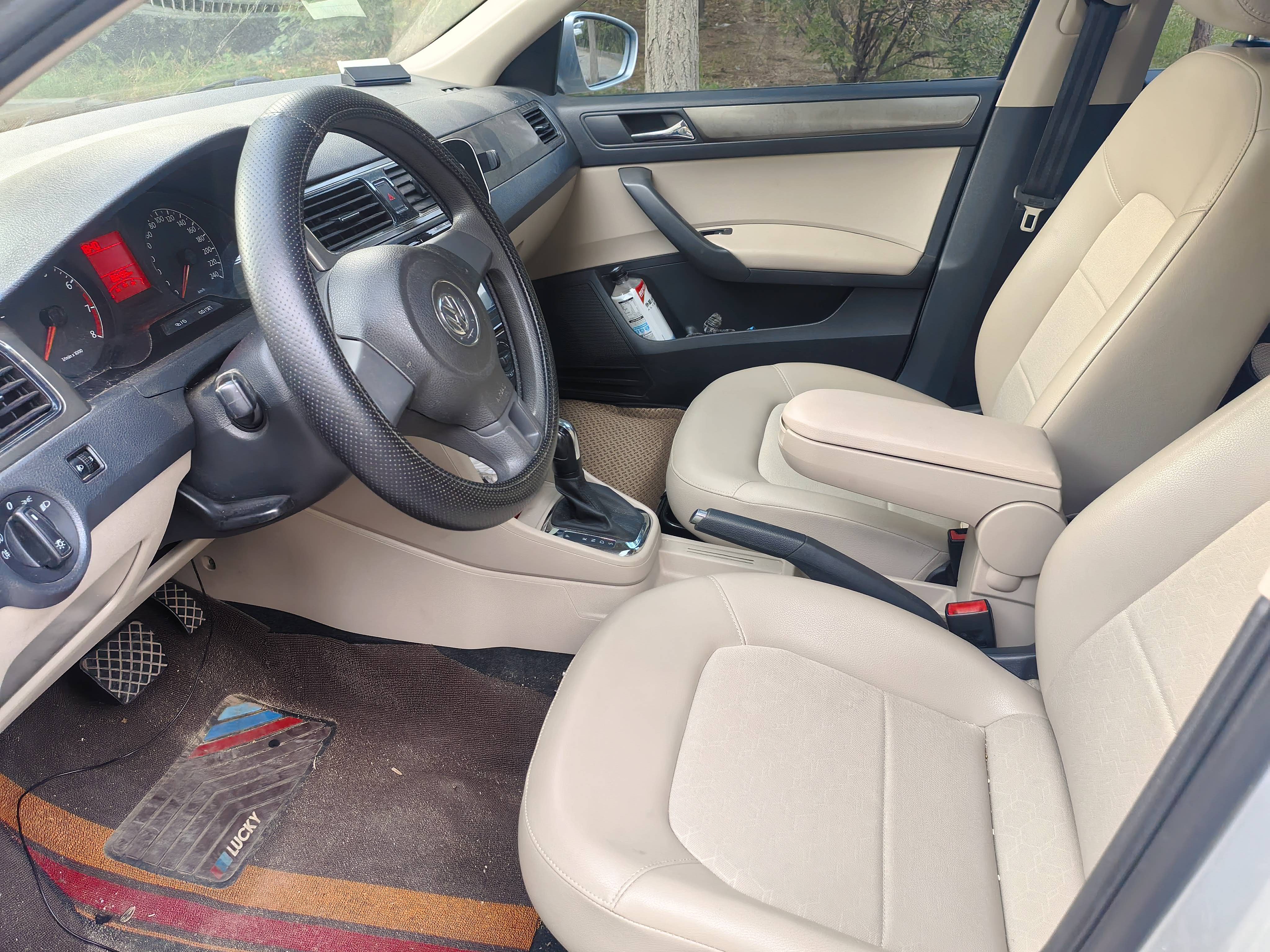 Volkswagen Santana 2014 car image #8