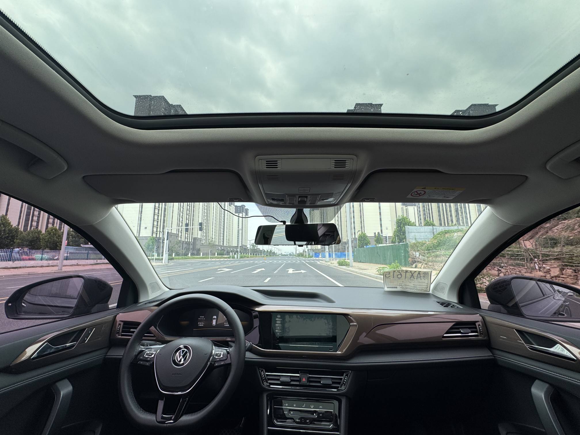 Volkswagen Tharu 2023 car image #9