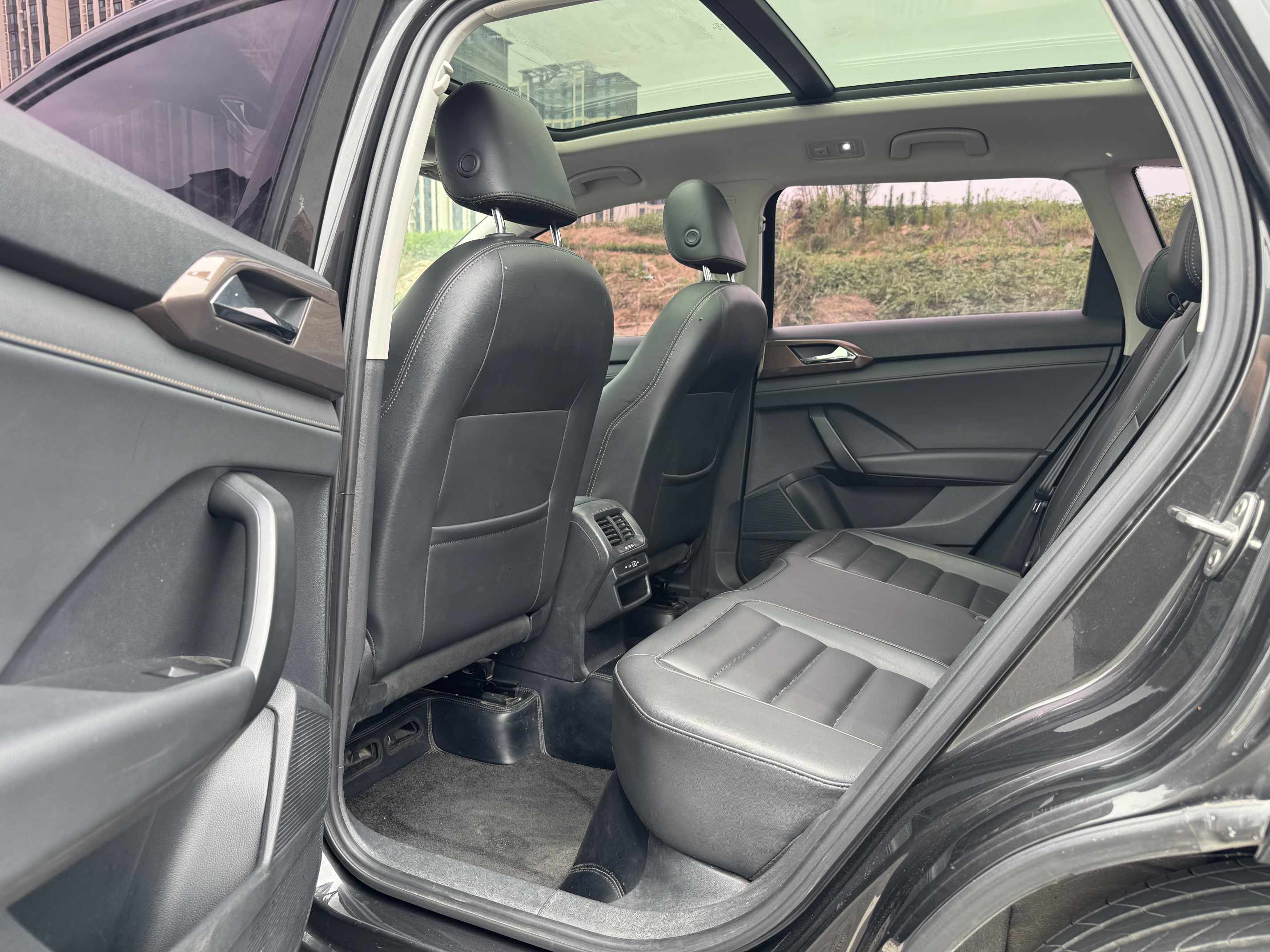 Volkswagen Tharu 2023 car image #7