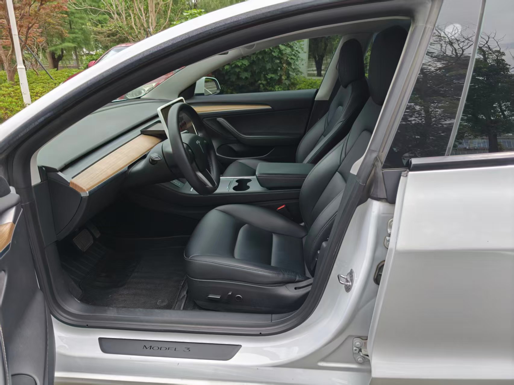 Tesla Model 3 2022 car image #9