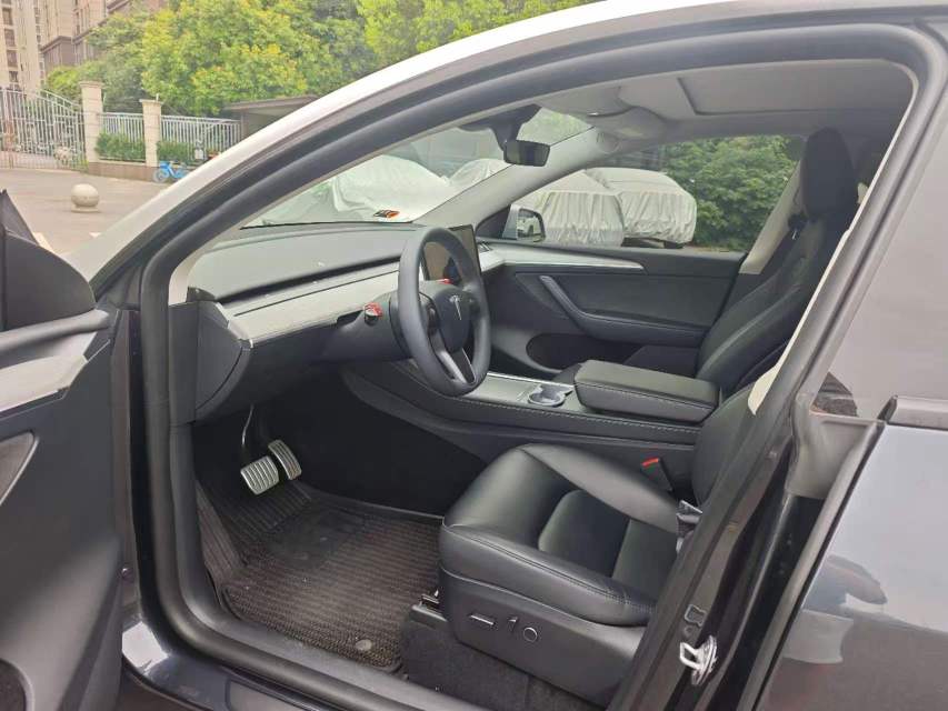 Tesla Model Y 2024 #11 Tesla Model Y 2024 car image #11
