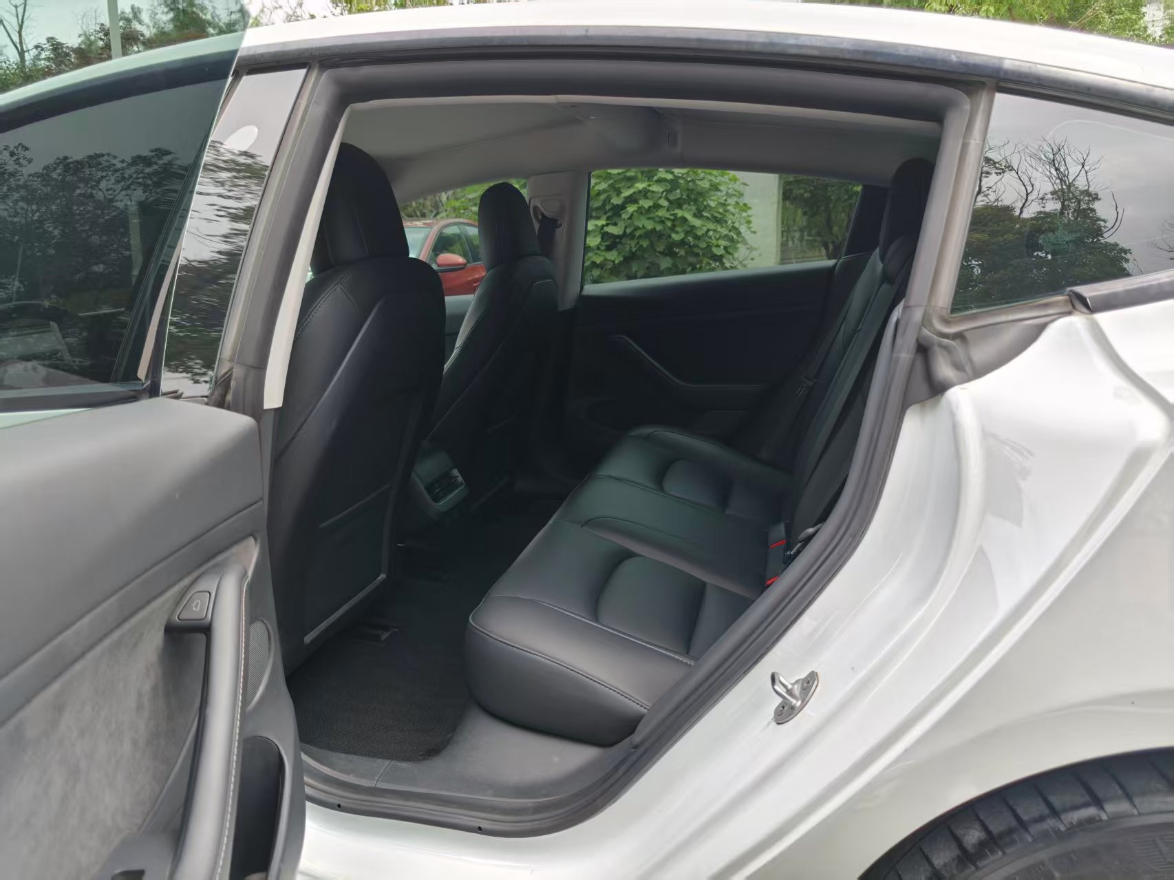 Tesla Model 3 2022 car image #11
