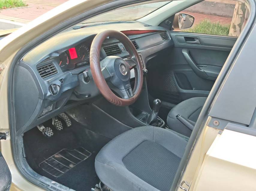 Volkswagen Santana 2014 car image #6