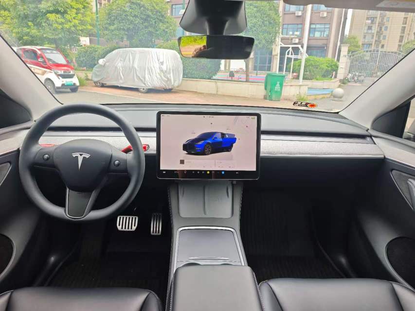 Tesla Model Y 2024 #9 Tesla Model Y 2024 car image #9