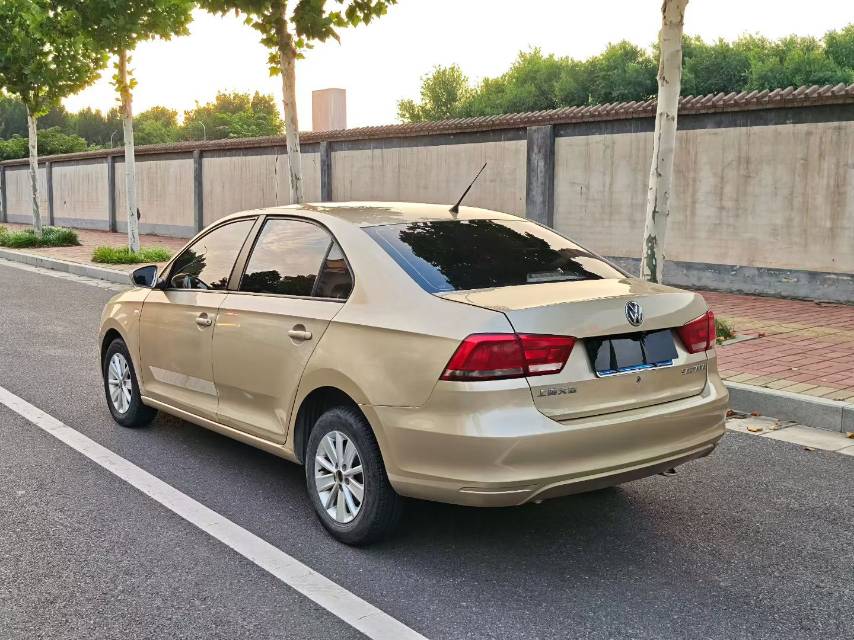 Volkswagen Santana 2014 car image #9