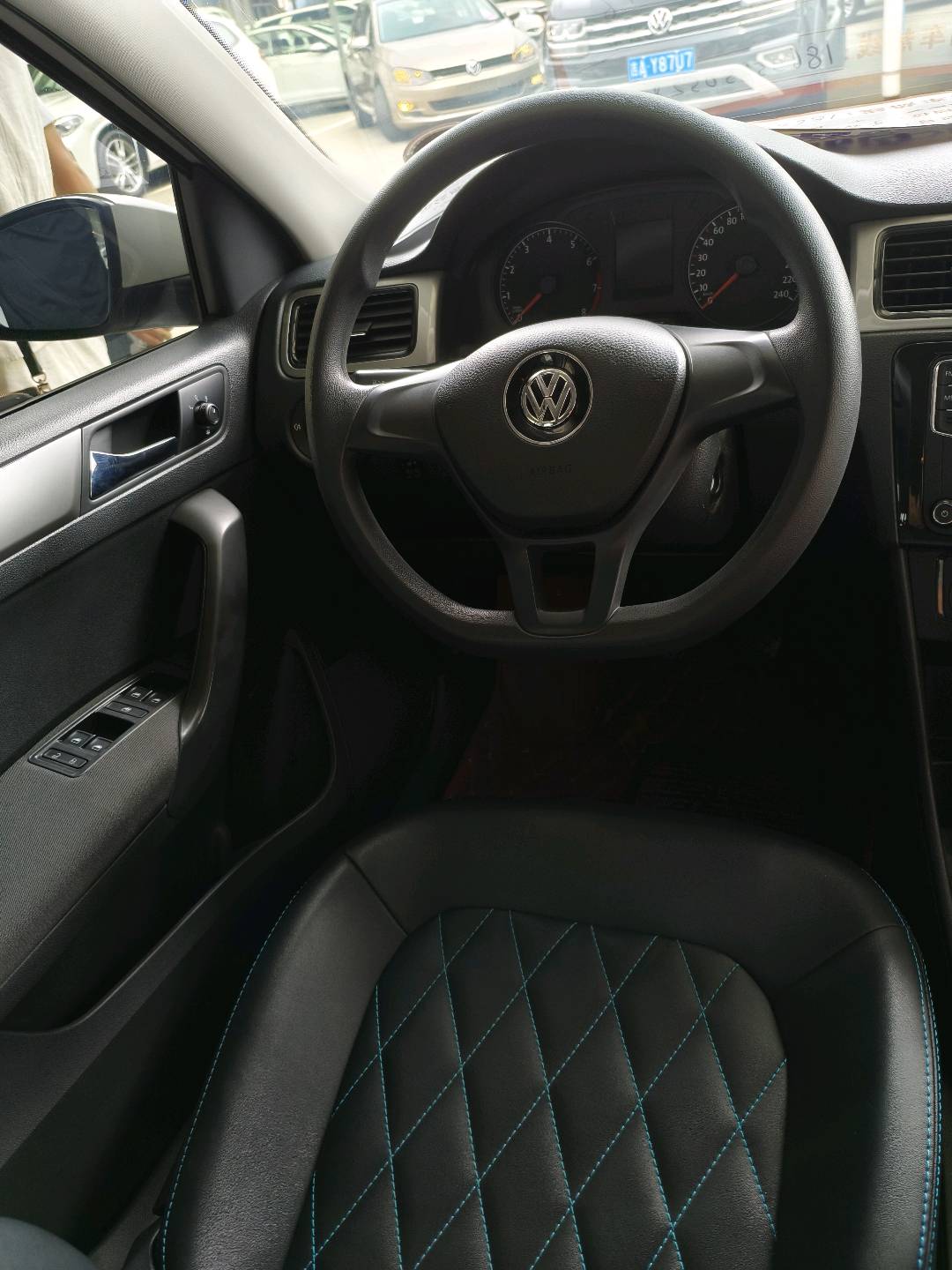 Volkswagen Santana 2016 car image #6