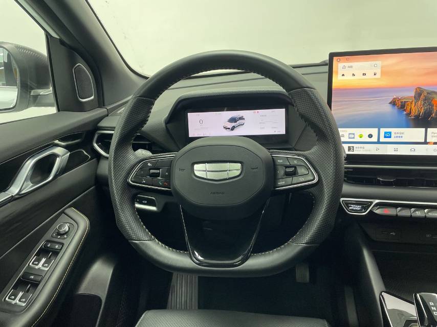 GEELY Coolray 2024 car image #11