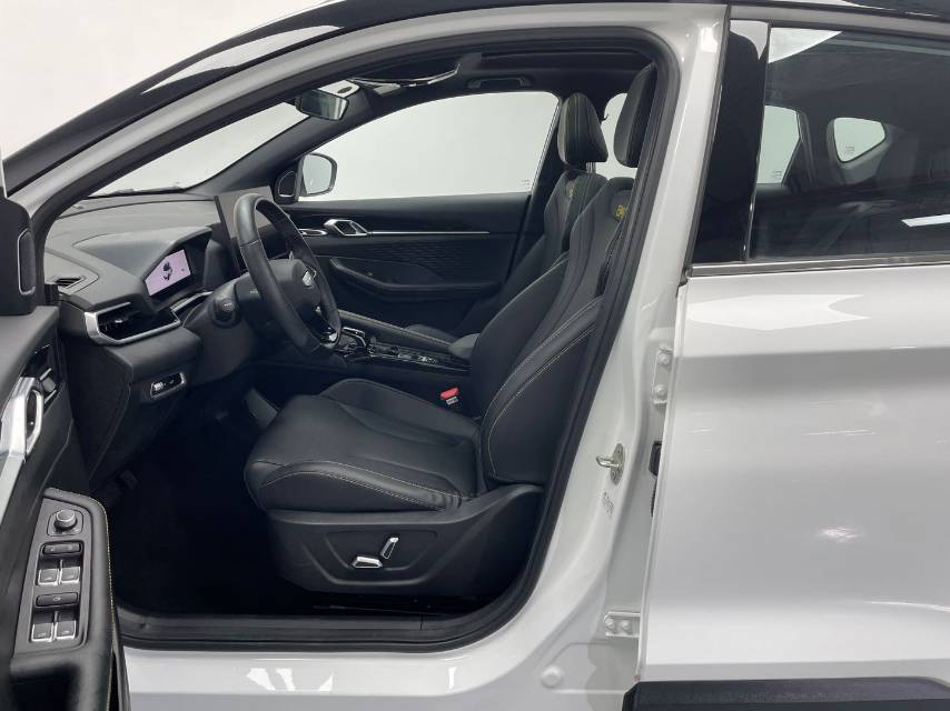 GEELY Coolray 2024 car image #10